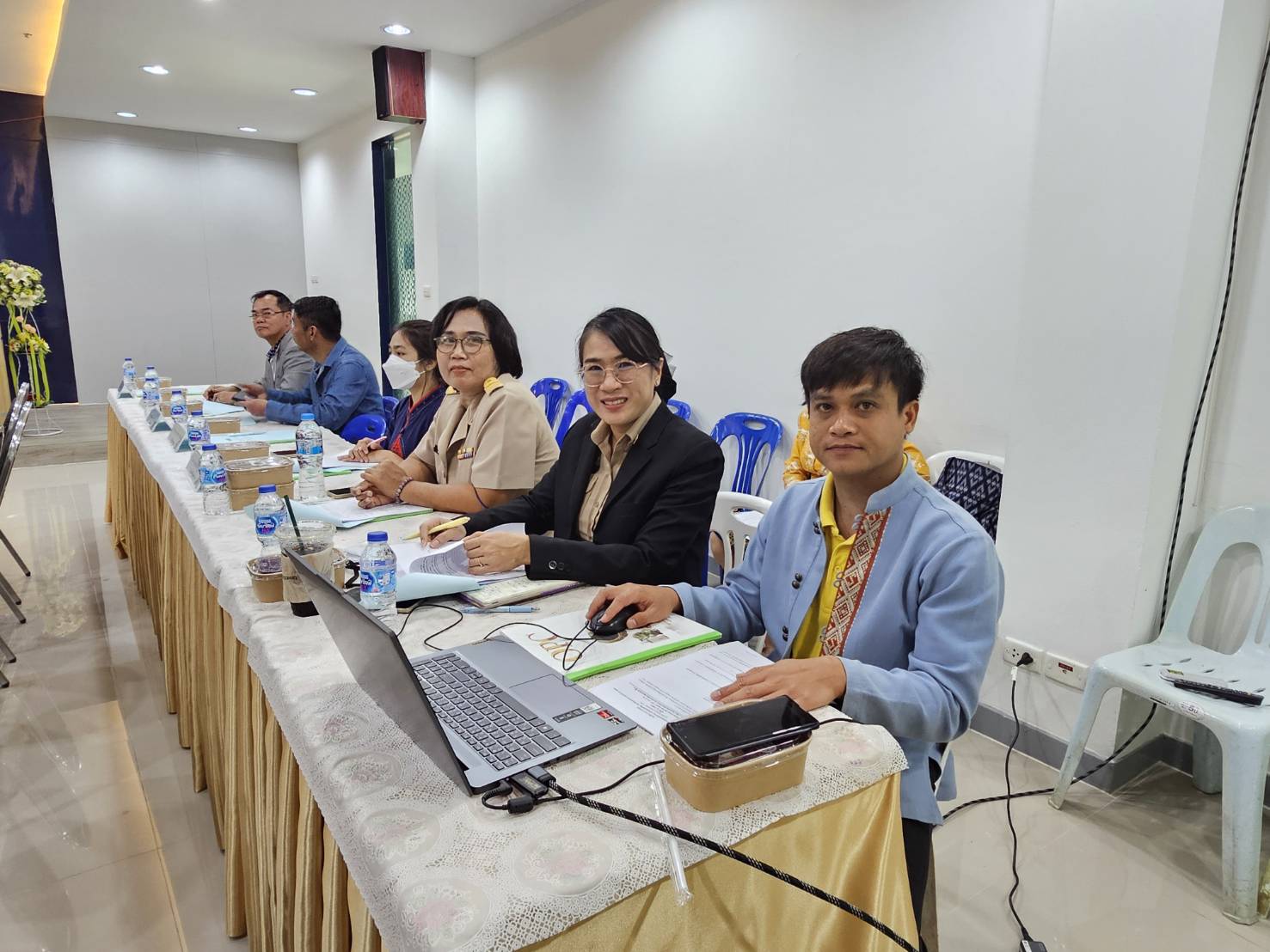 พช.หนองคาย ประชุมคณะกรรมการดำเนินการคัดสรรสุดยอด หนึ่งตำบล หนึ่งผลิตภัณฑ์ไทย (OTOP Product Champion : OPC) เตรียมคัดสรรผลิตภัณฑ์ OTOP 2567 ยกระดับผลิตภัณฑ์ท้องถิ่นสู่ตลาดโลก