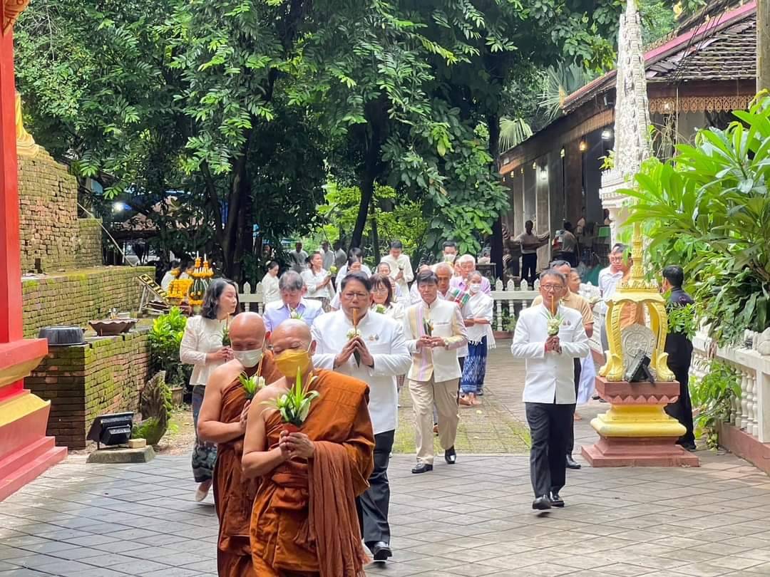 พช.หนองคาย ร่วมโครงการเข้าวัดปฏิบัติธรรมวันธรรมะสวนะ ครอบครัวหิ้วตะกร้า ศรัทธาอิ่มบุญ อุดหนุนชุมชน