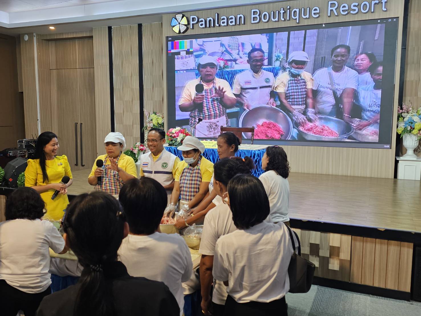 จังหวัดหนองคาย มุ่งพัฒนาคุณภาพชีวิตประชาชนให้พ้นจากความยากจน จัดมหกรรมความสำเร็จการขจัดความยากจนและพัฒนาคนทุกช่วงวัยอย่างยั่งยืน ตามหลักปรัชญาของเศรษฐกิจพอเพียง