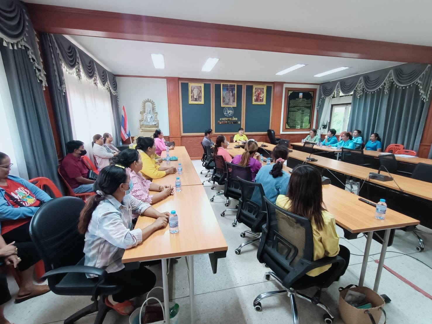 กองทุนพัฒนาบทบาทสตรี จังหวัดหนองคาย ลงพื้นที่ดำเนินกิจกรรม Mobile Clinic แก้หนี้ อ.สระใคร
