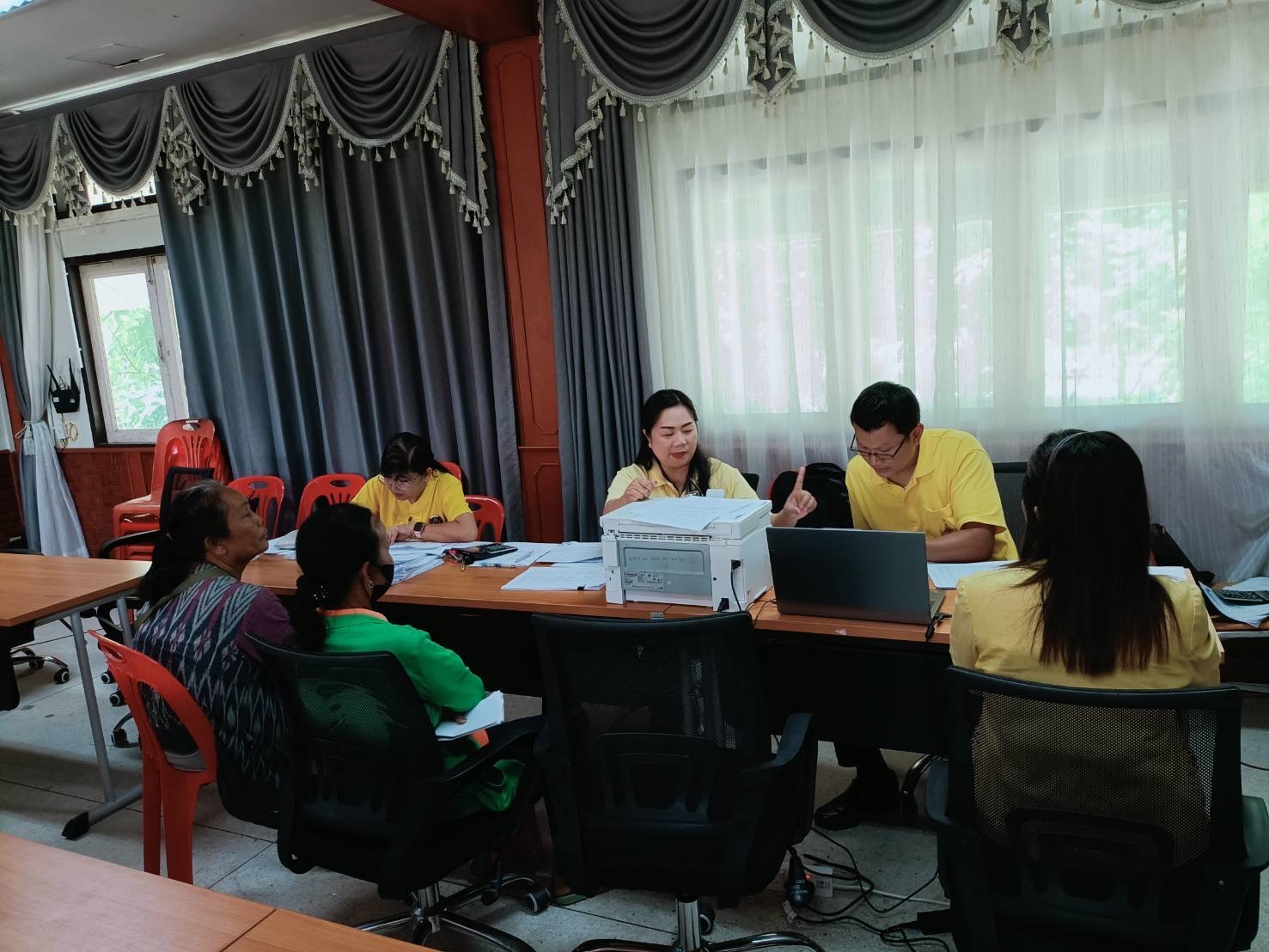 กองทุนพัฒนาบทบาทสตรี จังหวัดหนองคาย ลงพื้นที่ดำเนินกิจกรรม Mobile Clinic แก้หนี้ อ.สระใคร