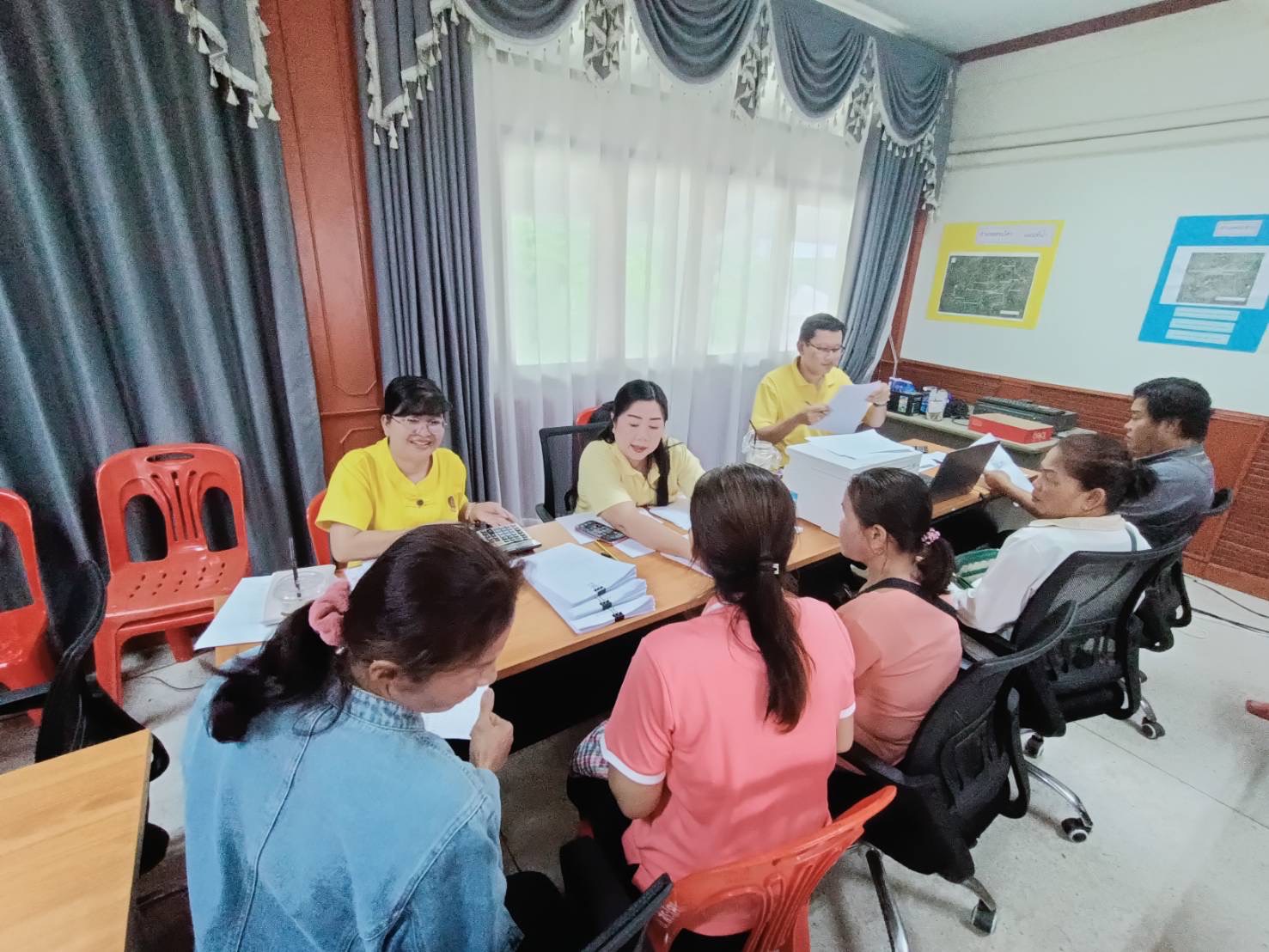 กองทุนพัฒนาบทบาทสตรี จังหวัดหนองคาย ลงพื้นที่ดำเนินกิจกรรม Mobile Clinic แก้หนี้ อ.สระใคร