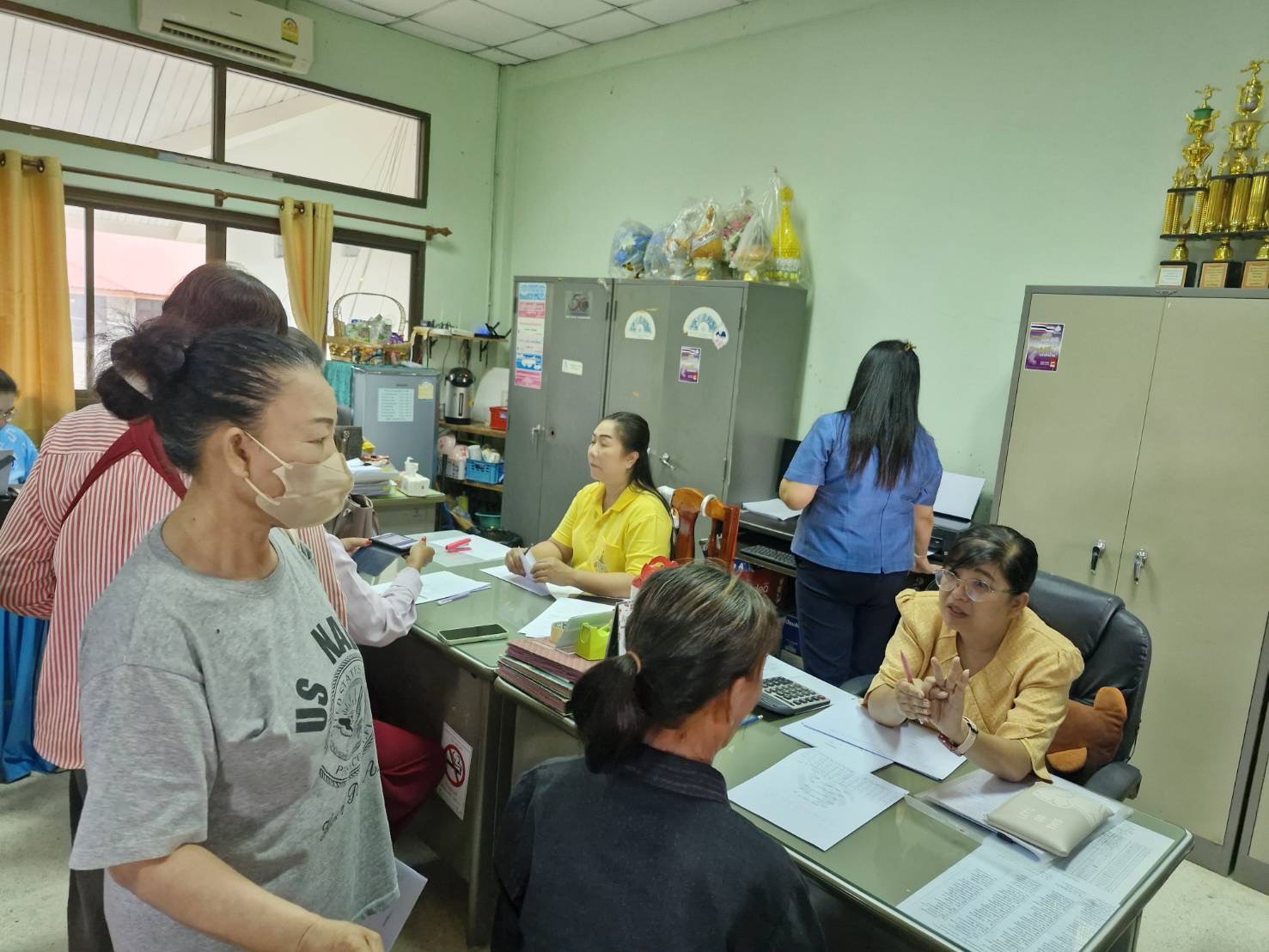 กองทุนพัฒนาบทบาทสตรี จังหวัดหนองคาย ลงพื้นที่ดำเนินกิจกรรม Mobile Clinic แก้หนี้ อ.ศรีเชียงใหม่