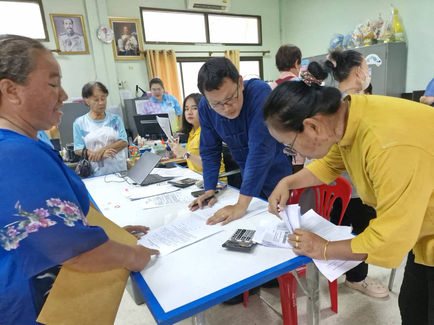กองทุนพัฒนาบทบาทสตรี จังหวัดหนองคาย ลงพื้นที่ดำเนินกิจกรรม Mobile Clinic แก้หนี้ อ.ศรีเชียงใหม่