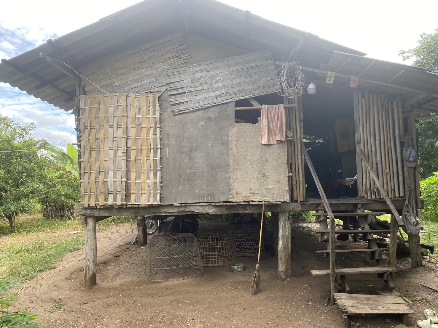 พช.หนองคาย ลงพื้นที่ติดตามครัวเรือนเป้าหมายเพื่อคัดเลือกเข้าร่วมโครงการบ้านห่วงใยจากใจ GLO ประจำปีงบประมาณ พ.ศ. 2568 อ.โพธิ์ตาก