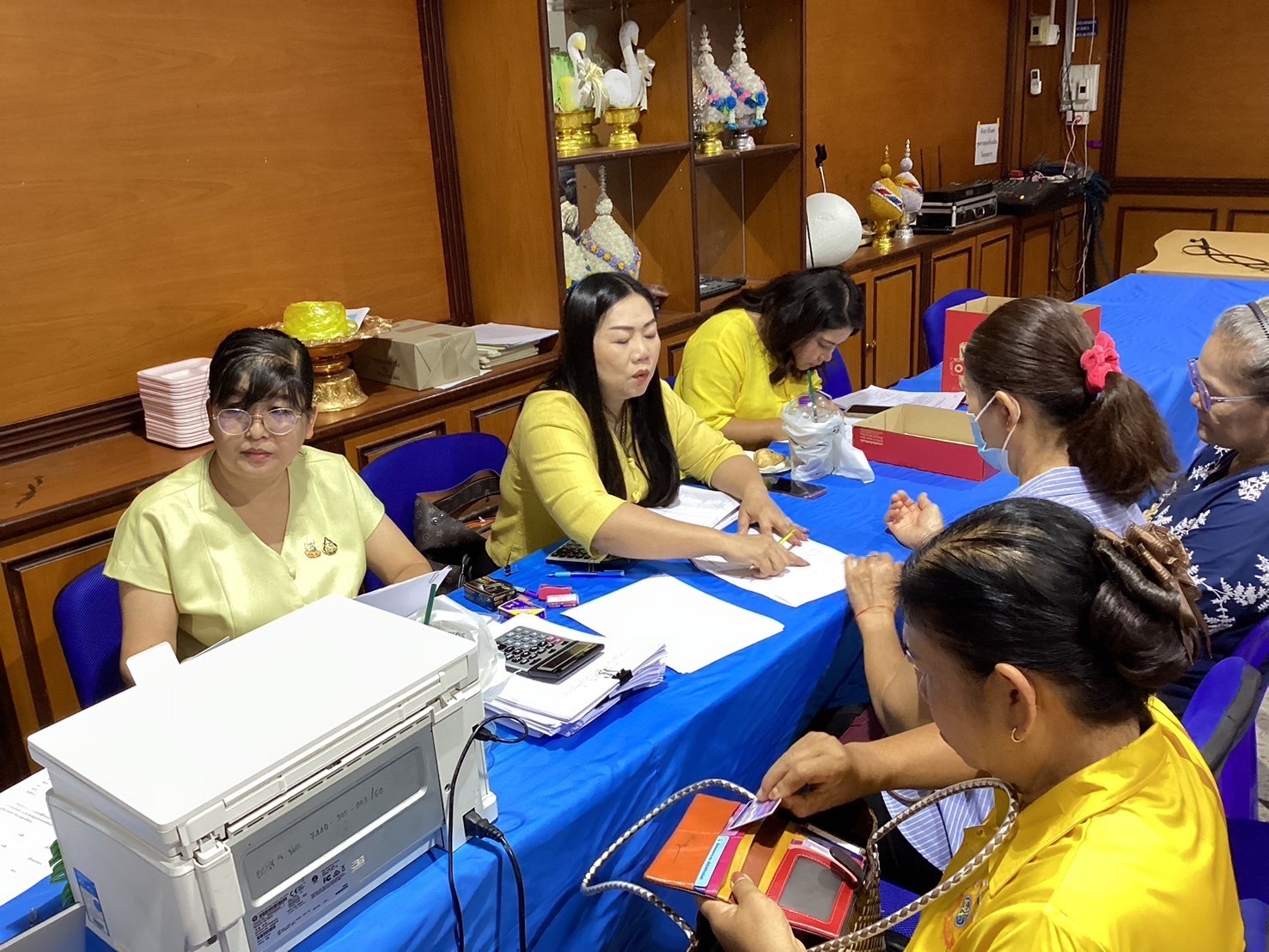 กองทุนพัฒนาบทบาทสตรี จังหวัดหนองคาย ลงพื้นที่ดำเนินกิจกรรม Mobile Clinic แก้หนี้ อ.โพนพิสัย