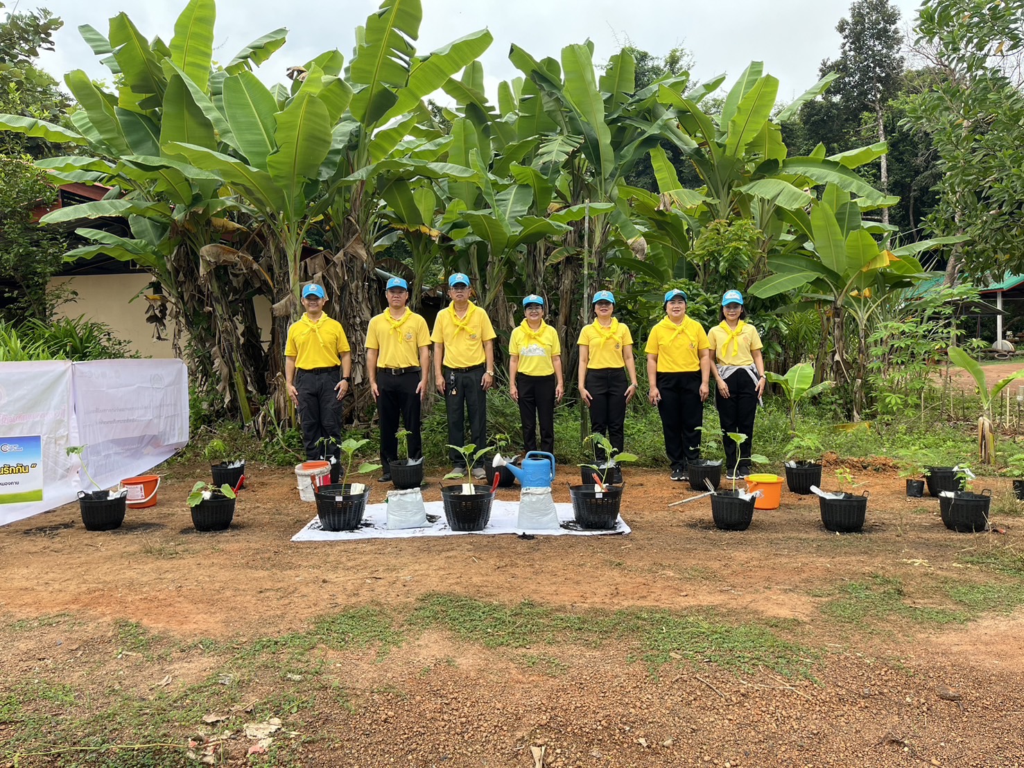 พช.หนองคาย ร่วมกิจกรรมจิตอาสาพัฒนา เนื่องในวันคล้ายวันสวรรคตพระบาทสมเด็จพระปรเมนทรรามาธิบดีศรีสินทรมหามงกุฏ พระจอมเกล้าเจ้าอยู่หัว พระสยามเทวมหามกุฎวิทยมหาราช