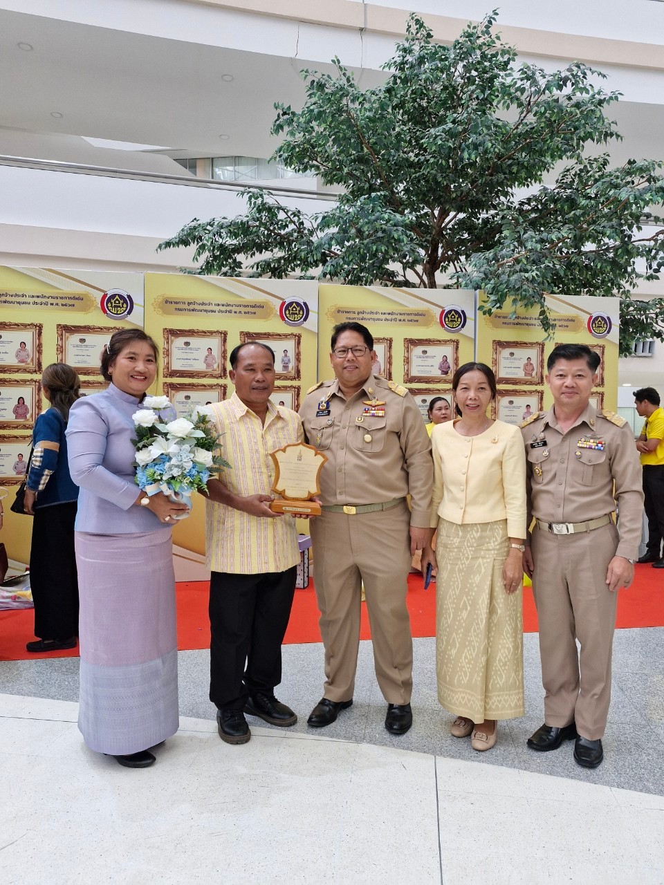 สุดยอดรางวัลผลสำเร็จแห่งการพัฒนา ผู้ว่าฯหนองคาย นำคณะฯ ร่วมงานและรับโล่รางวัล “วันพัฒนาชุมชน” (CD Day 2024) “เศรษฐกิจฐานรากมั่นคง ชุมชนเข้มแข็งอย่างยั่งยืน”