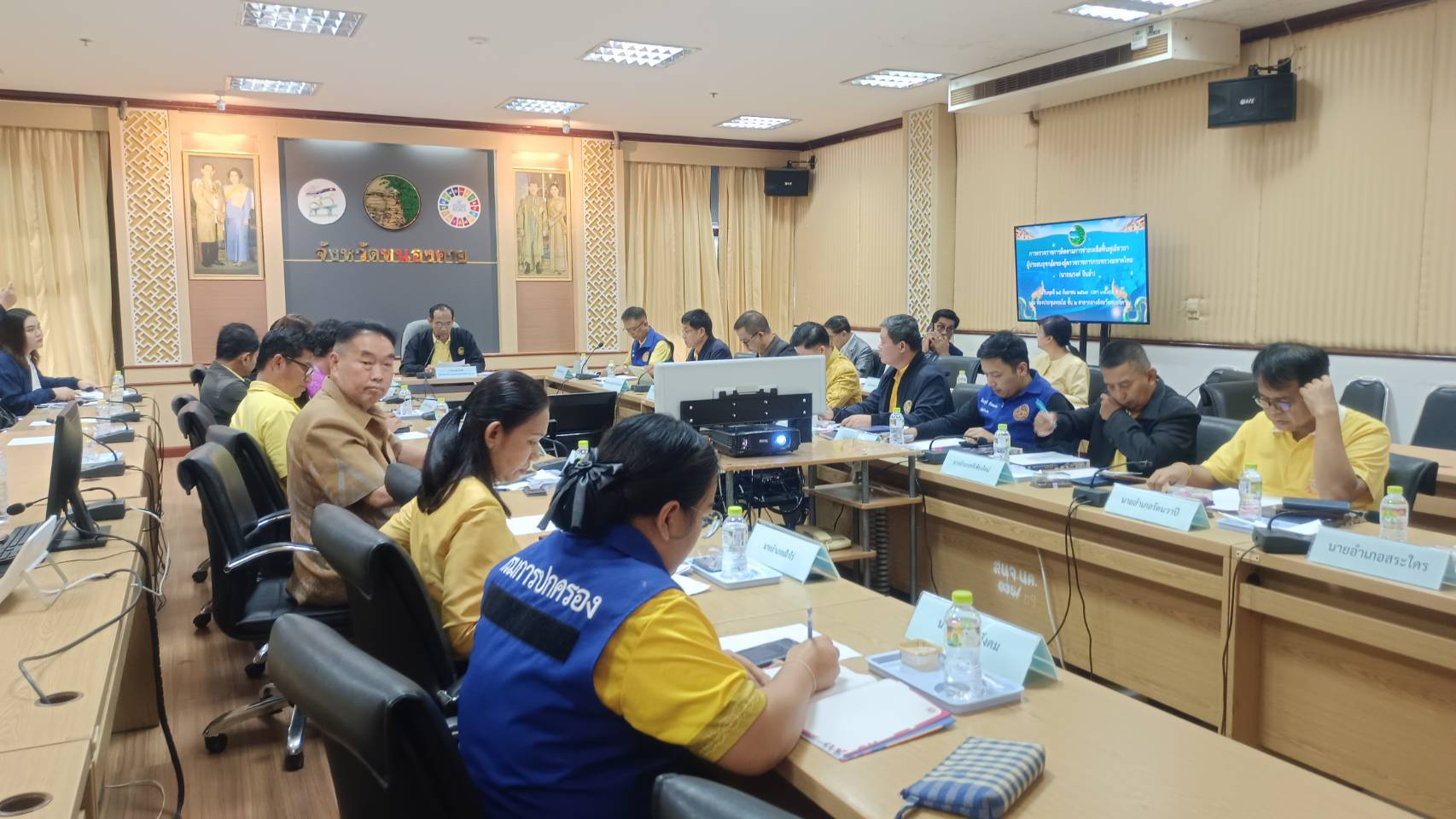 พช.หนองคาย ร่วมการประชุมตรวจติดตามการช่วยเหลือฟื้นฟูเยียวยาผู้ประสบอุทกภัยของผู้ตรวจราชการกระทรวงมหาดไทย เขตตรวจราชการที่ 10 (นายณรงค์ จีนอ่ำ)