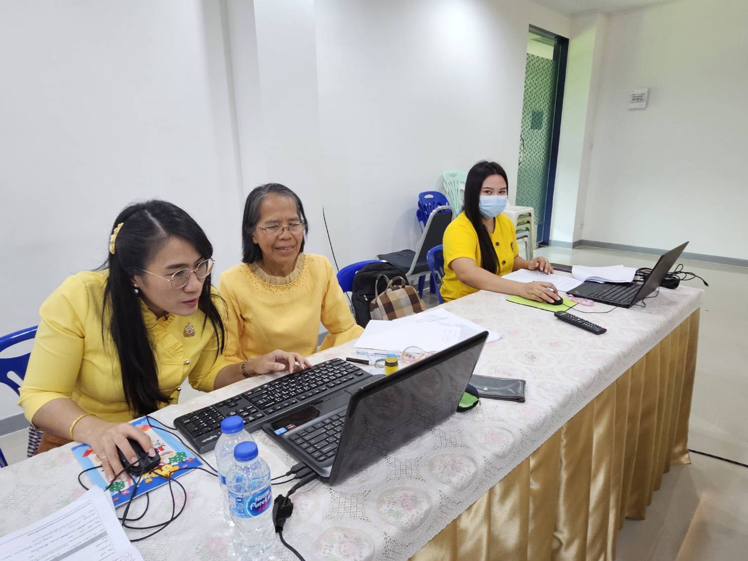 พช.หนองคาย ประชุมคณะทำงานรับสมัคร บันทึก ประมวลผลข้อมูล และเตรียมผลิตภัณฑ์เพื่อจัดส่งเข้าร่วมคัดสรรสุดยอด หนึ่งตำบล หนึ่งผลิตภัณฑ์ไทย (OTOP Product Champion : OPC)