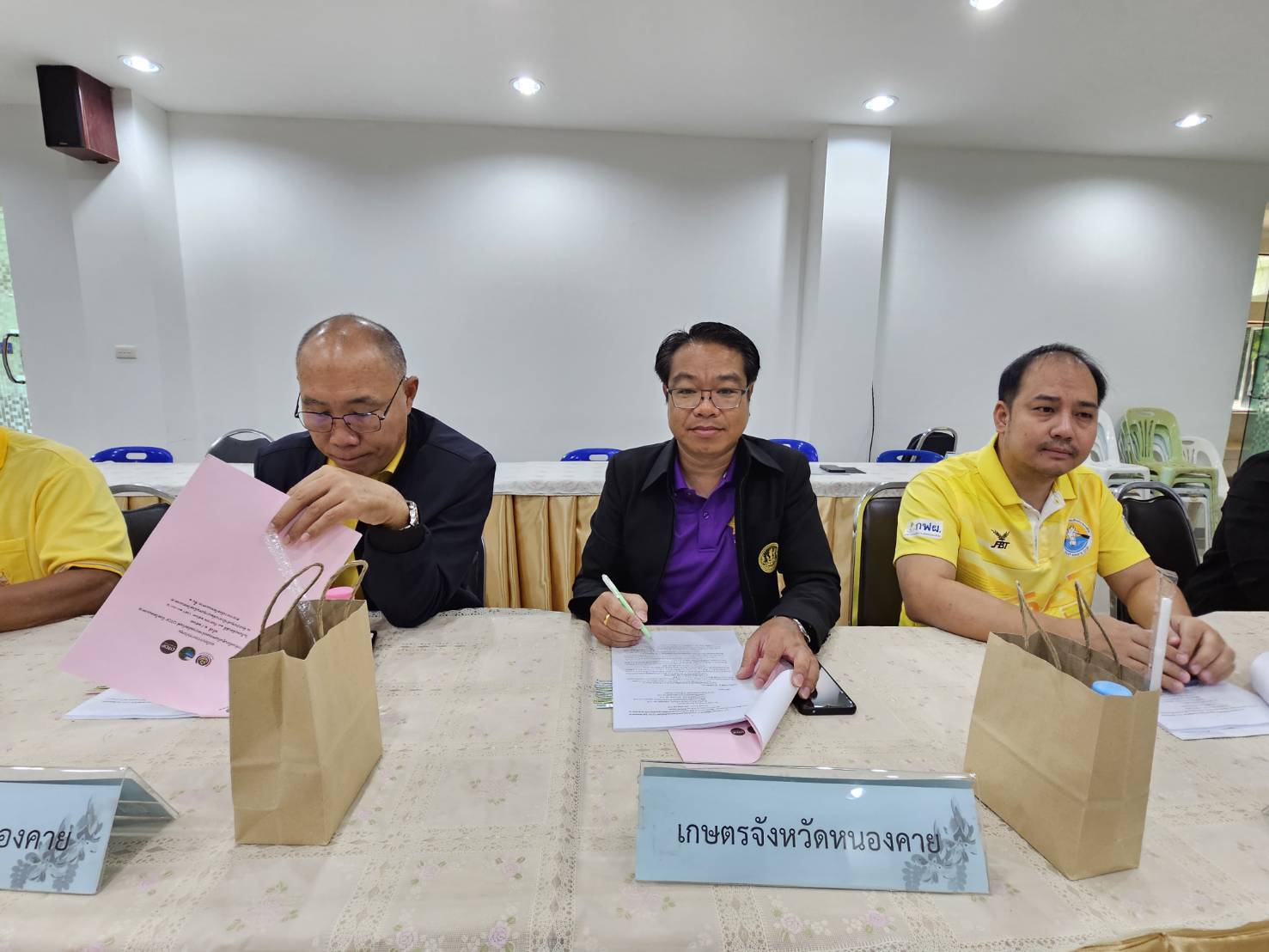 จ.หนองคาย ดำเนินการประชุมคณะกรรมการขับเคลื่อนศูนย์แสดงและจำหน่ายผลิตภัณฑ์ OTOP จังหวัดหนองคาย ครั้งที่ 2/2567