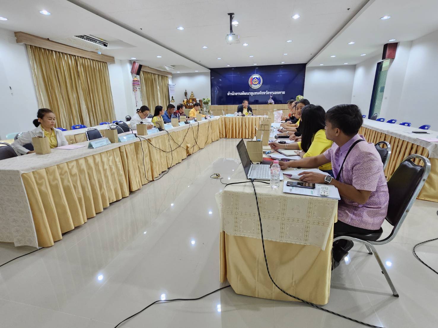 จ.หนองคาย ดำเนินการประชุมคณะกรรมการขับเคลื่อนศูนย์แสดงและจำหน่ายผลิตภัณฑ์ OTOP จังหวัดหนองคาย ครั้งที่ 2/2567