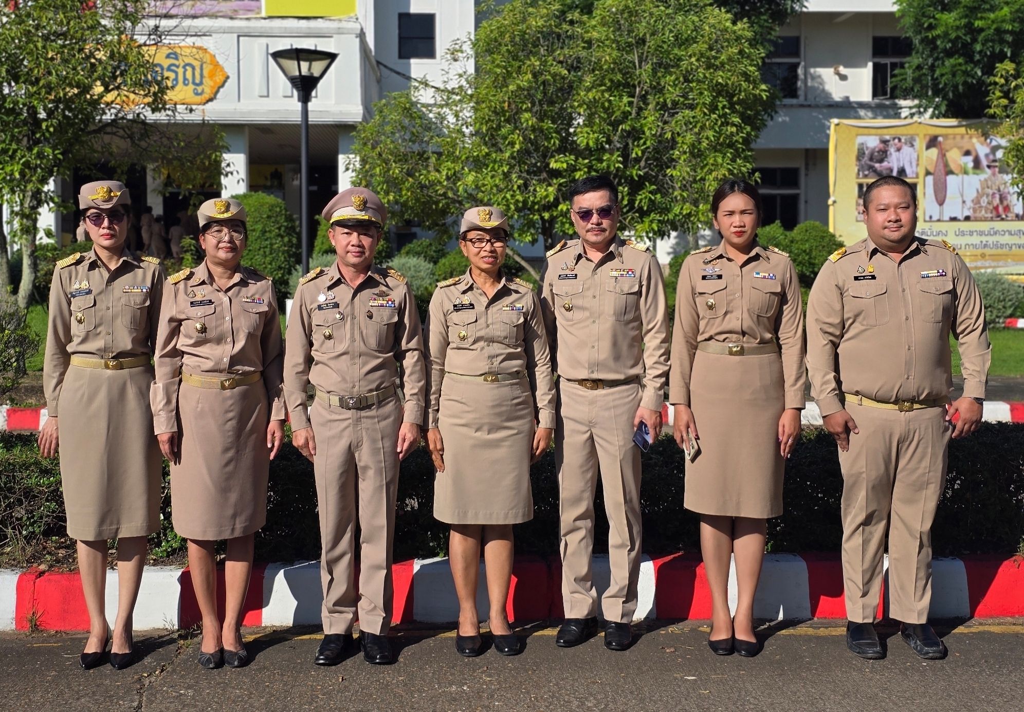 สำนักงานพัฒนาชุมชนจังหวัดหนองคาย ร่วมกิจกรรมเนื่องในวันพระราชทานธงชาติไทย 28 กันยายน (Thai National Flag Day) ประจำปี 2567