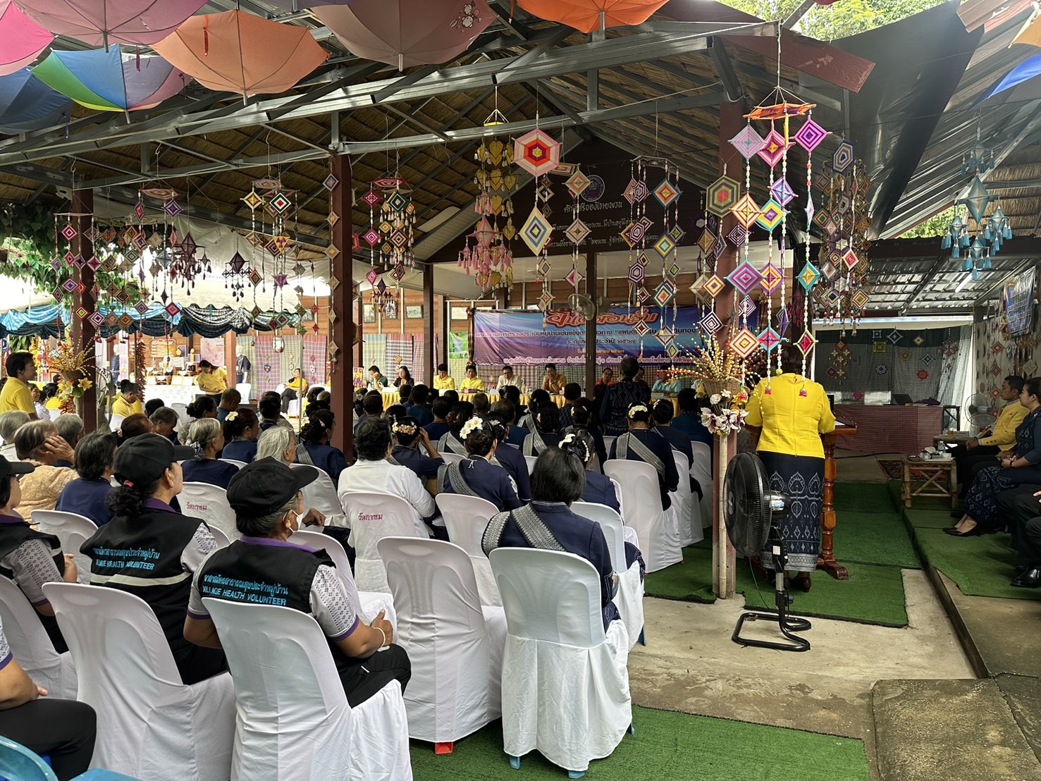 พช.หนองคาย ร่วมต้อนรับคณะกรรมการตรวจประเมินหมู่บ้านเข้มแข็งตามแนวทาง “แผ่นดินธรรม แผ่นดินทอง” (หมู่บ้านยั่งยืน) ระดับภาค ณ ศูนย์เรียนรู้วัฒนธรรมไทยพวน บ้านโพธิ์ตาก ม.1 ต.โพธิ์ตาก อ.โพธิ์ตาก