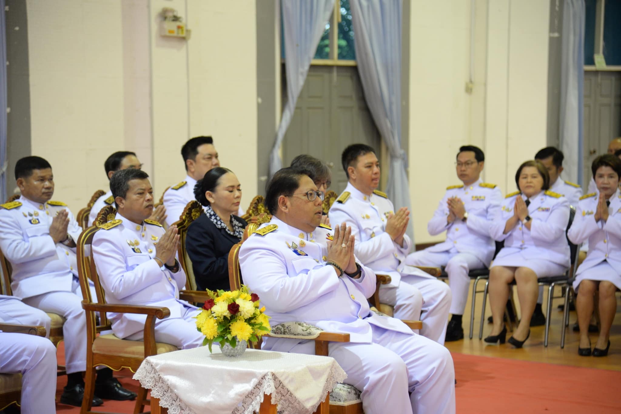 พช.หนองคาย ร่วมพิธีสวดพระพุทธมนต์และพิธีทำบุญตักบาตรเนื่องในวันนวมินทรมหาราช