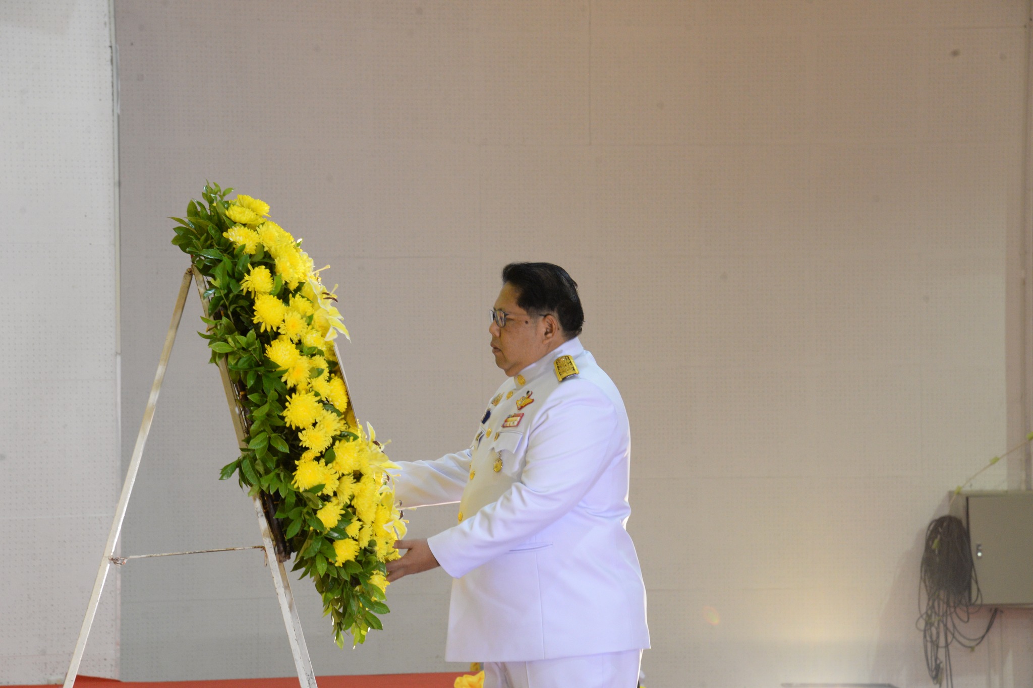 พช.หนองคาย ร่วมพิธีถวายราชสักการะ เนื่องในวันคล้ายวันสวรรคตพระบาทสมเด็จพระจอมเกล้าเจ้าอยู่หัว