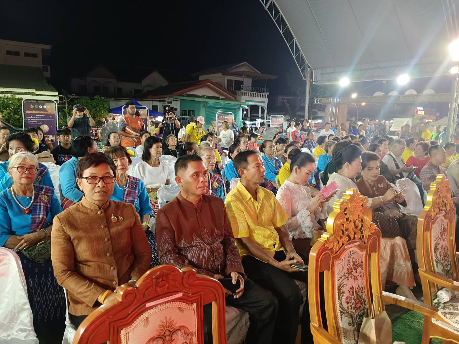 พช.หนองคาย ร่วมพิธีเปิดกิจกรรมถ่ายทอดภูมิปัญญาท้องถิ่นการสาธิตทำกะลาอาเซียนลุ่มน้ำโขง ในงานประเพณีออกพรรษาและบั้งไฟพญานาคโลก ประจำปีงบประมาณ พ.ศ. 2567