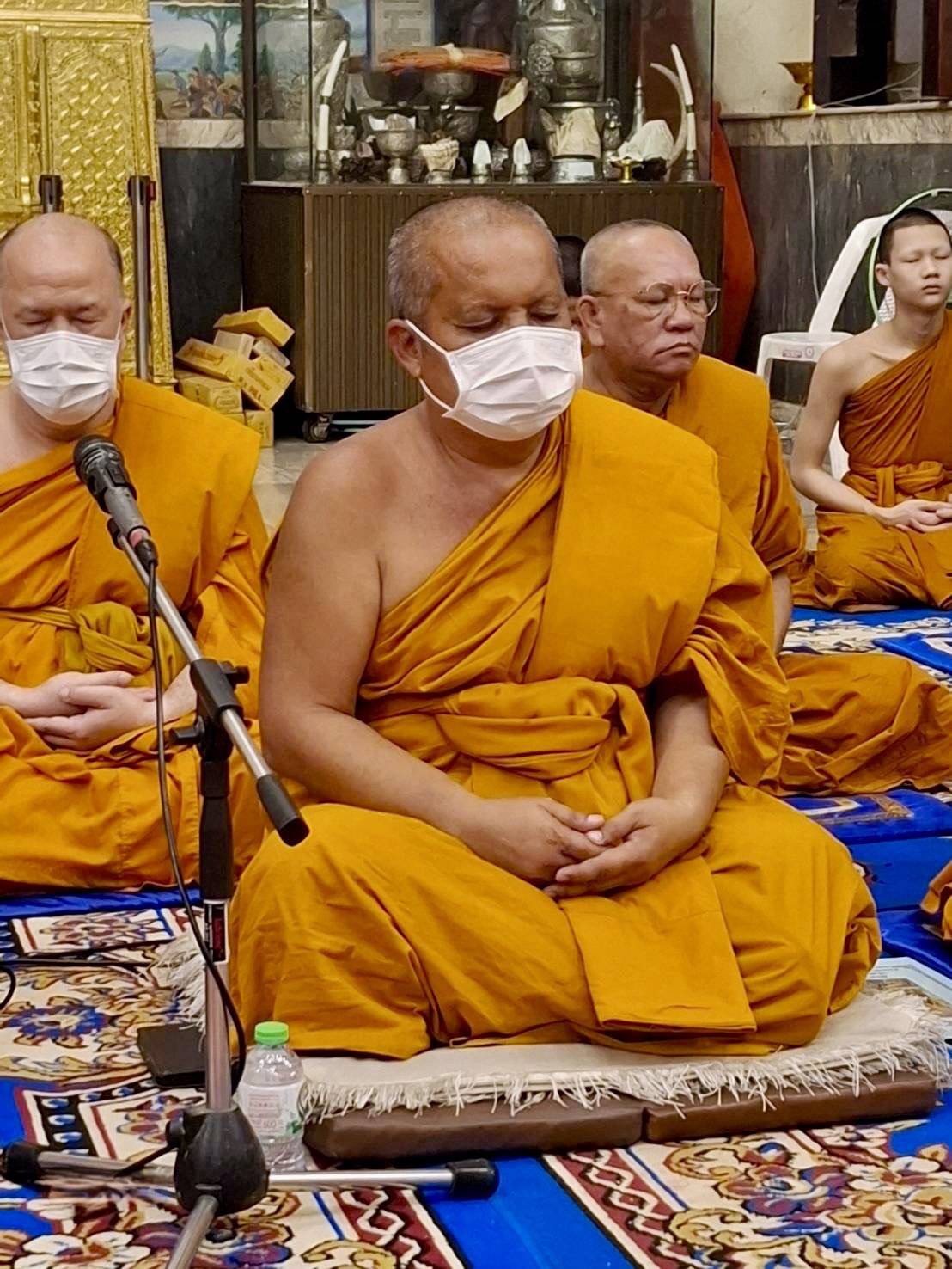 พช.หนองคาย ร่วมพิธีสวดพระพุทธมนต์และเจริญจิตตภาวนา เพื่อร่วมแสดงความเสียใจกรณีอุบัติเหตุของโรงเรียนวัดเขาพระยาสังฆาราม