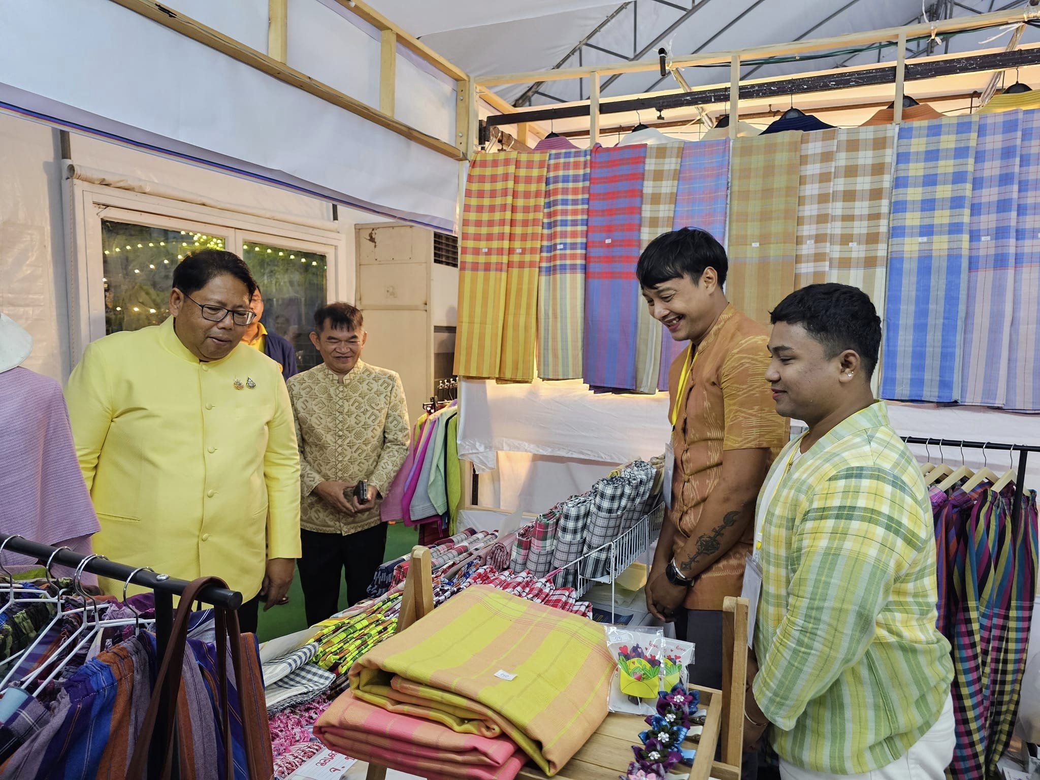 เริ่มแล้ว!! OTOP เชื่อมสัมพันธ์ไทย-ลาว “ฮักกันมั่นแก่น ค้าขายร่วมกัน สานสัมพันธ์ สองแผ่นดิน” ชม ชิม ช้อป ผลิตภัณฑ์ OTOP หนองคาย-กลุ่มจังหวัดสบายดี-ส.ป.ป.ลาว ม่วนซื่นกับกิจกรรมความบันเทิงตลอดงาน