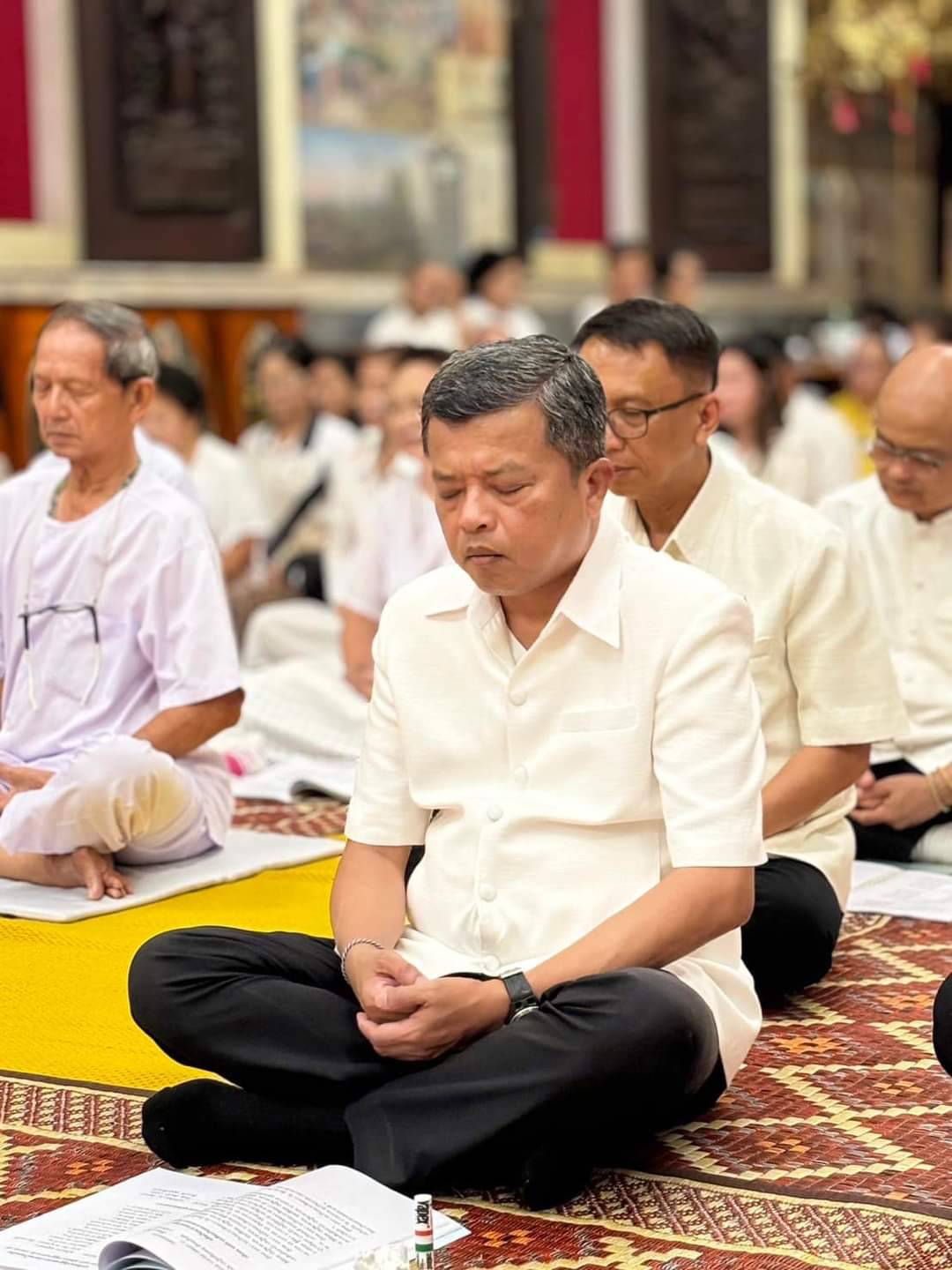 พช.หนองคาย ร่วมพิธีสวดพระพุทธมนต์และเจริญจิตตภาวนา เพื่อร่วมแสดงความเสียใจกรณีอุบัติเหตุของโรงเรียนวัดเขาพระยาสังฆาราม