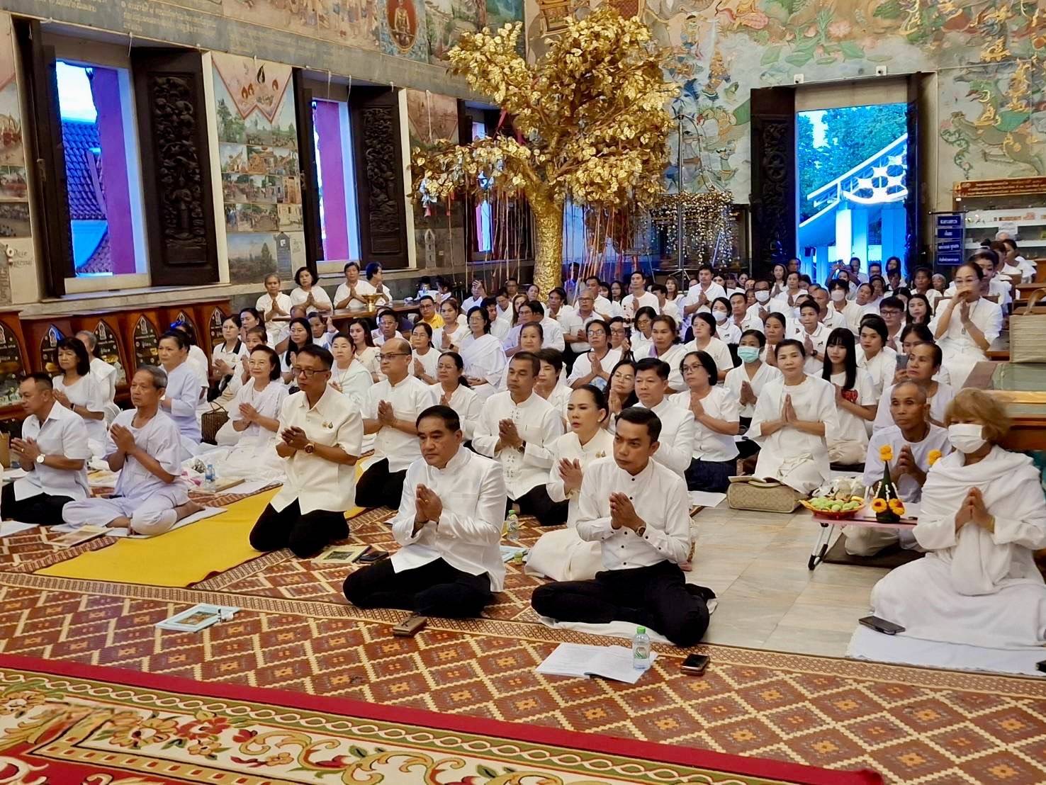 พช.หนองคาย ร่วมพิธีสวดพระพุทธมนต์และเจริญจิตตภาวนา เพื่อร่วมแสดงความเสียใจกรณีอุบัติเหตุของโรงเรียนวัดเขาพระยาสังฆาราม