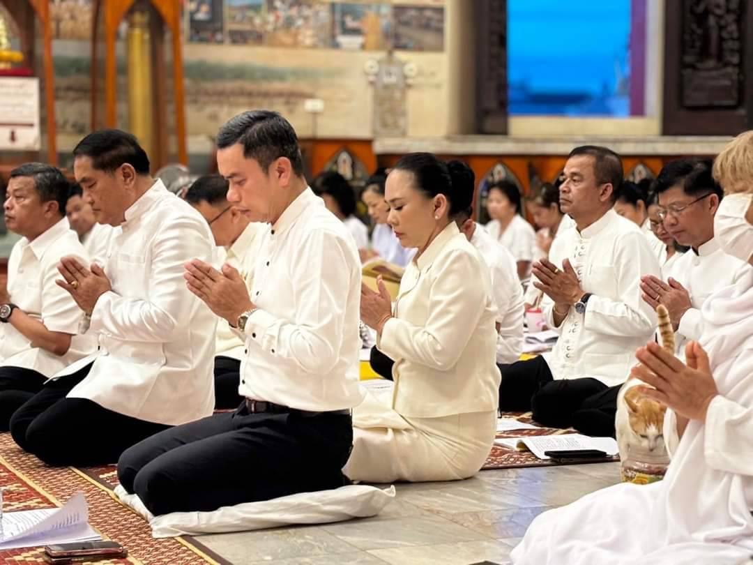 พช.หนองคาย ร่วมพิธีสวดพระพุทธมนต์และเจริญจิตตภาวนา เพื่อร่วมแสดงความเสียใจกรณีอุบัติเหตุของโรงเรียนวัดเขาพระยาสังฆาราม
