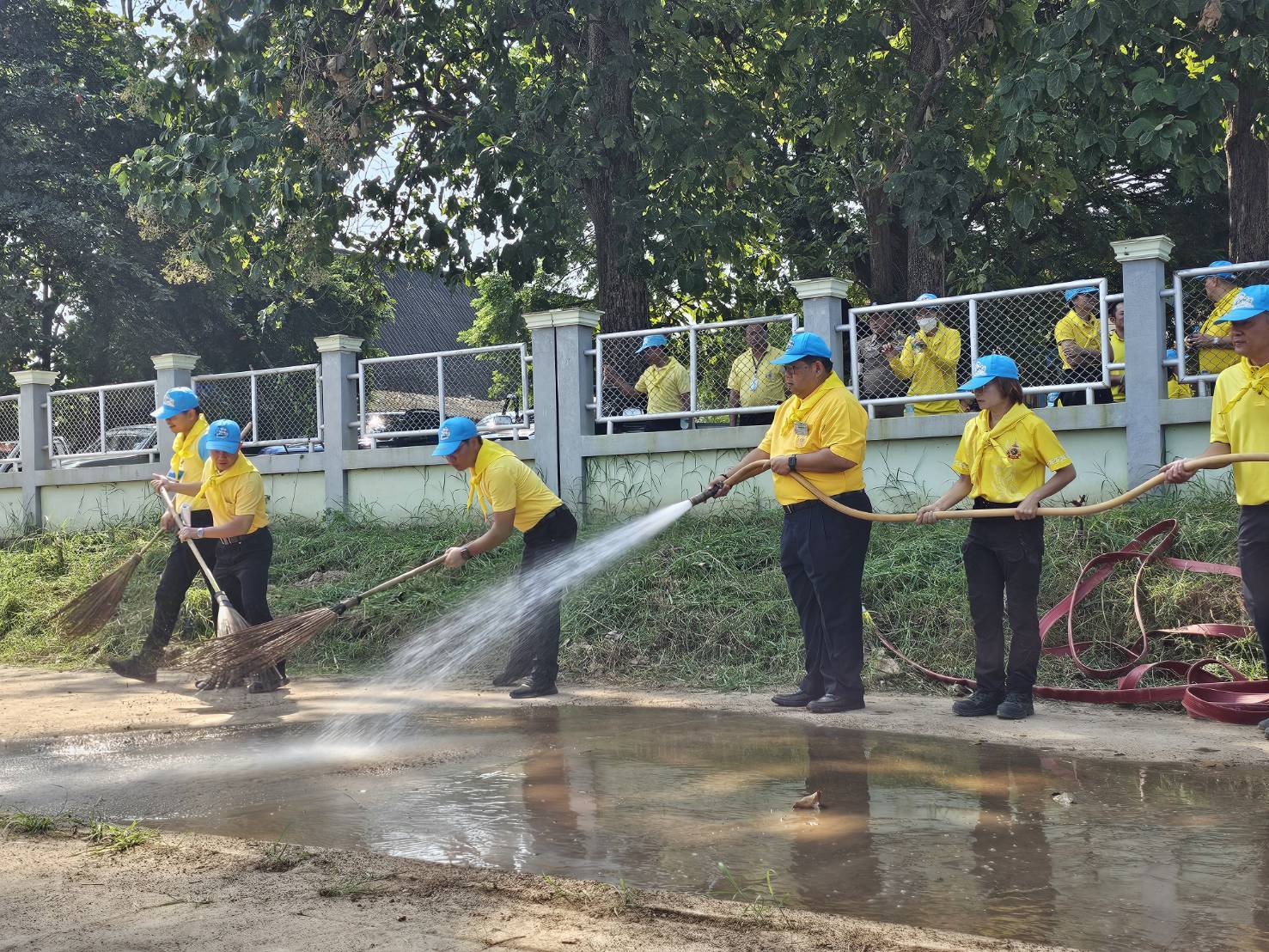 พช.หนองคาย ร่วมกิจกรรมจิตอาสาพัฒนาเนื่องในวันนวมินทรมหาราช
