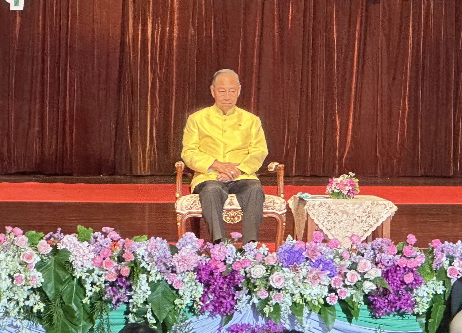 พช.หนองคาย นำกลุ่มวิสาหกิจชุมชนทอผ้าพื้นเมืองบ้านโพธิ์ตาก เข้ารับรางวัล “หม่อมงามจิตต์ บุรฉัตร” ประเภทหมู่บ้านหัตถกรรมดีเด่น ประจำปี 2567 เนื่องใน”วันหม่อมงามจิตต์ บุรฉัตร” บุคคลสำคัญของโลก งานสร้างเสริมคนดีมีคุณธรรม ครั้งที่ 36