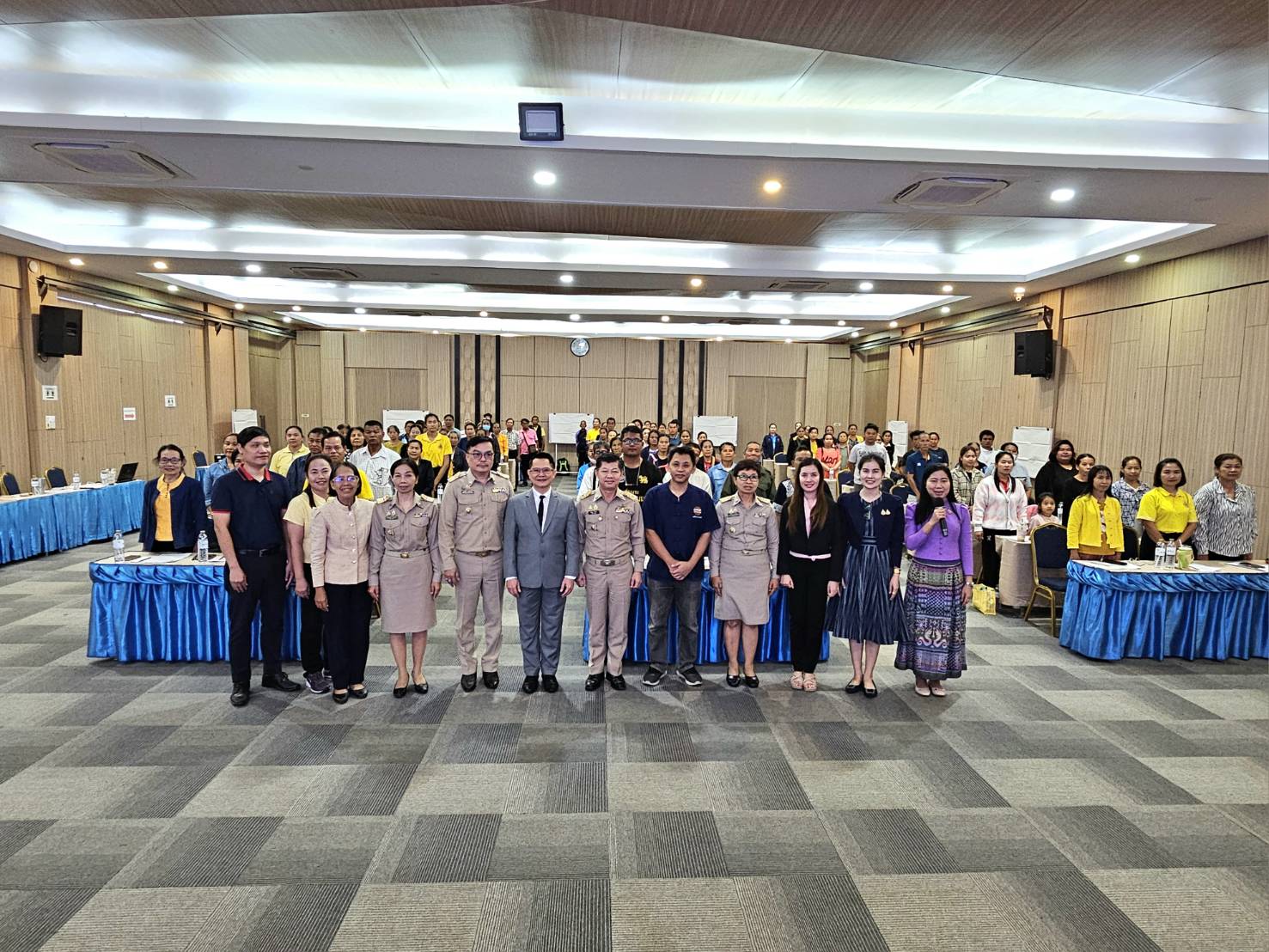 หนองคาย อบรมเข้มข้นต่อเนื่องโครงการสืบสานภูมิปัญญา พัฒนาเศรษฐกิจฐานรากสู่ความยั่งยืน กิจกรรมพัฒนาและยกระดับคุณภาพชีวิตครัวเรือนยากจน ตามแนวทางสัมมาชีพชุมชนสู่ความยั่งยืน รุ่นที่ 2 เพื่อหาแนวทางในการพัฒนาอาชีพ ให้สามารถพึ่งตนเองได้อย่างยั่งยืน