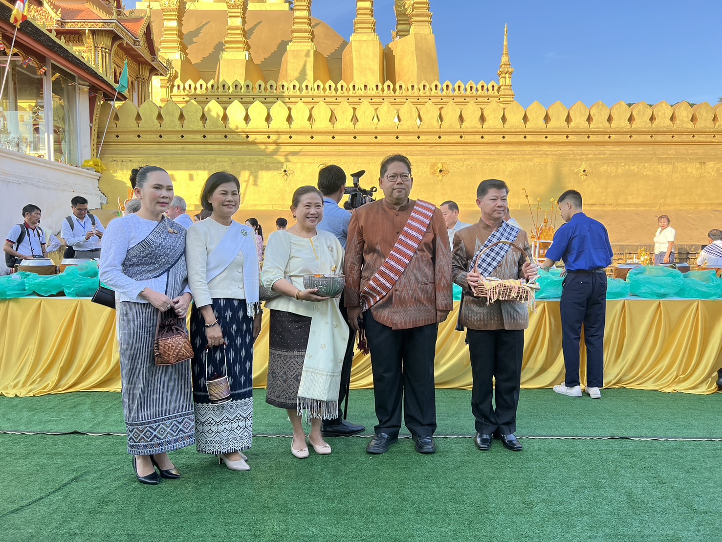 พช.หนองคาย ร่วมงานบุญนมัสการพระธาตุหลวง ประจำปี 2567 ณ นครหลวงเวียงจันทน์ สาธารณรัฐประชาธิปไตยประชาชนลาว