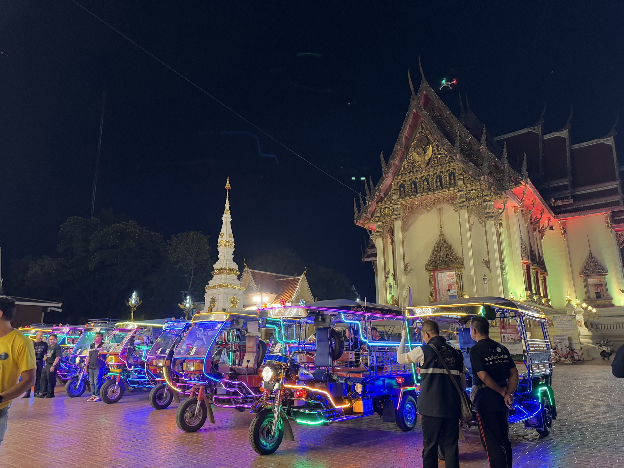 พช.หนองคาย ร่วมพิธีเปิดกิจกรรม Kick Off ปล่อยขบวนรถสามล้อเรืองแสง ตามโครงการส่งเสริมการท่องเที่ยวสามล้อเรืองแสง เฟส 3 flash – fun – food @หนองคาย