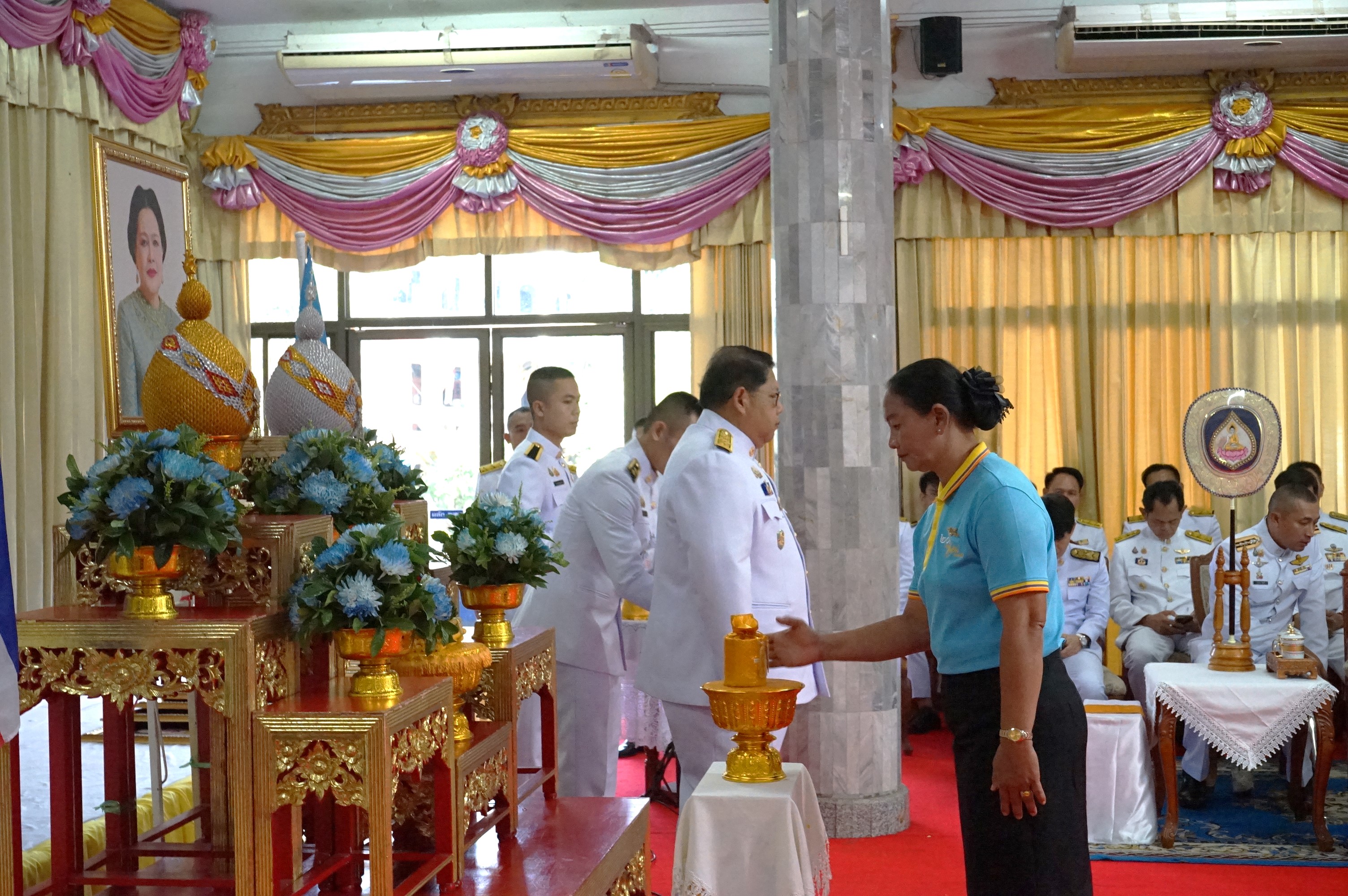 จังหวัดหนองคาย จัดพิธีมอบเงินพระราชทานขวัญถุงกองทุนแม่ของแผ่นดินและทอดผ้าป่าสมทบกองทุนแม่ของแผ่นดินและกองทุนป้องกันแก้ไขปัญหายาเสพติด ประจำปี 2567 เนื่องในโอกาสวันกองทุนแม่ของแผ่นดิน ภายใต้แนวคิด “2 ทศวรรษ กองทุนแม่ของแผ่นดิน ครอบครัวอบอุ่น ชุมชนเข้มแข็ง”