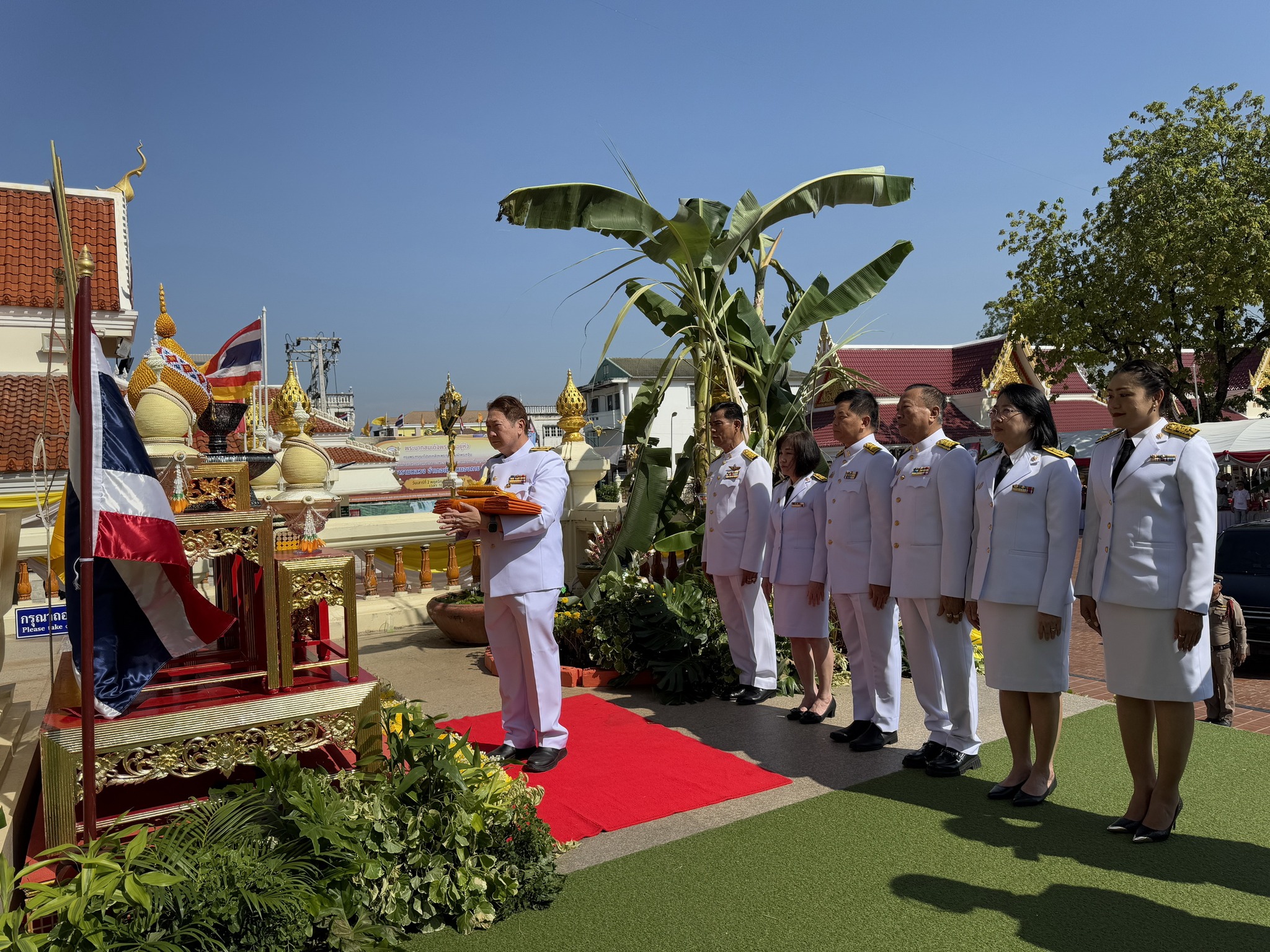 พช.หนองคาย ร่วมพิธีถวายผ้ากฐินพระราชทาน วัดโพธิ์ชัยพระอารามหลวง