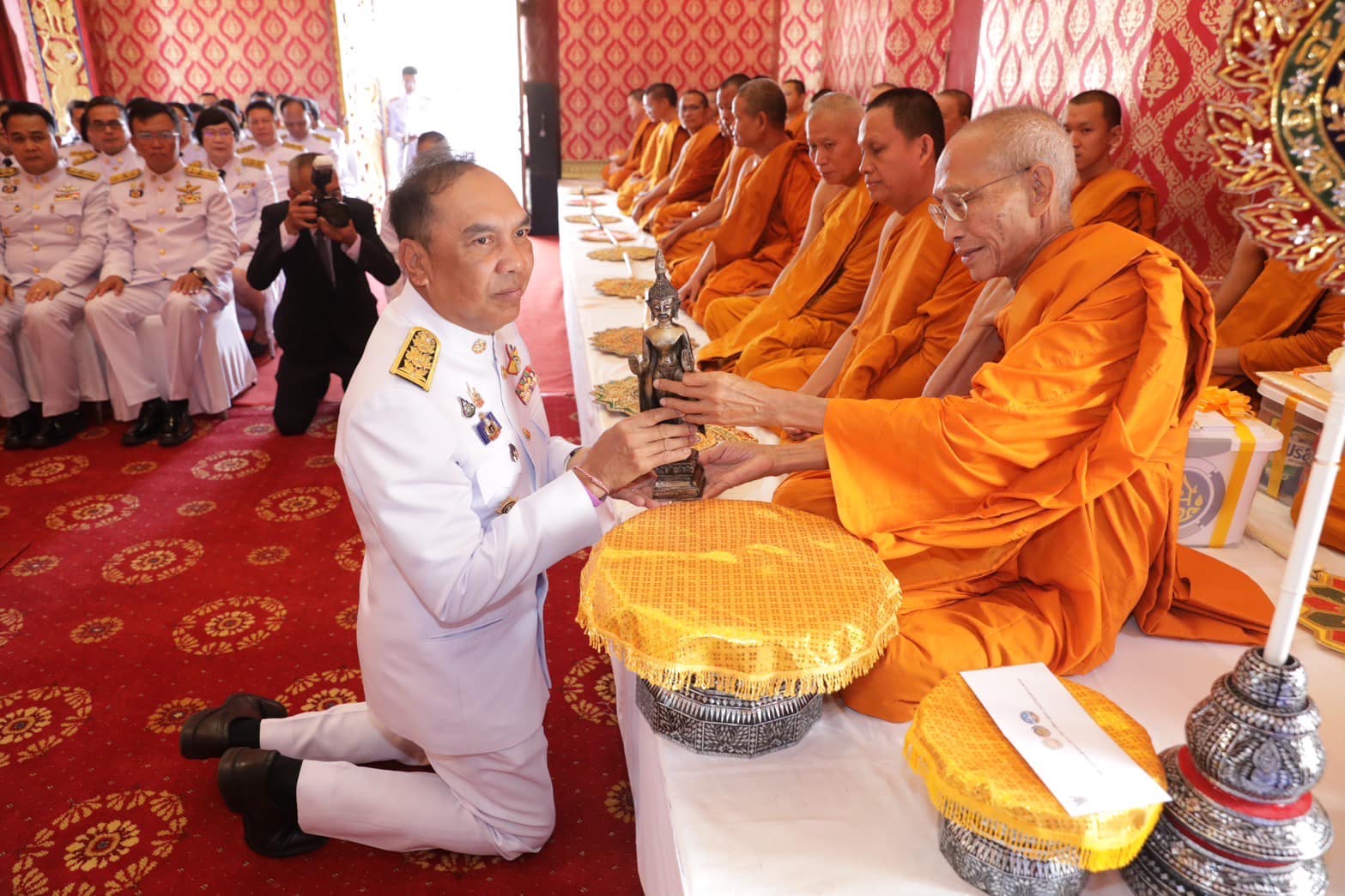 พช.หนองคาย ร่วมพิธีถวายผ้าพระกฐินพระราชทาน กรมการพัฒนาชุมชน ณ วัดศรีสุทธาวาส พระอารามหลวง ต.กุดป่อง อ.เมือง จ.เลย