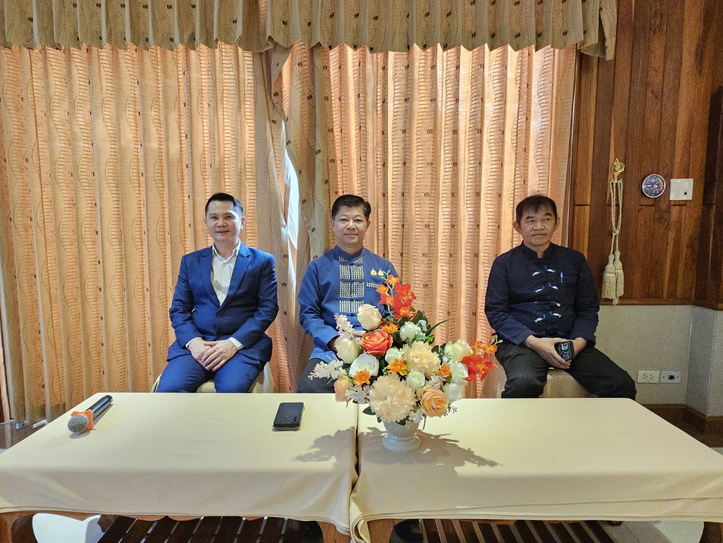 จังหวัดหนองคาย มุ่งพัฒนาคุณภาพชีวิตครัวเรือนยากจน สร้างความมั่นคงด้านอาชีพ ให้สามารถพึ่งตนเองได้อย่างยั่งยืน อบรมเข้มข้นต่อเนื่อง รุ่นที่ 3 โครงการสืบสานภูมิปัญญา พัฒนาเศรษฐกิจฐานรากสู่ความยั่งยืน กิจกรรมพัฒนาและยกระดับคุณภาพชีวิตครัวเรือนยากจน ตามแนวทางสัมมาชีพชุมชนสู่ความยั่งยืน