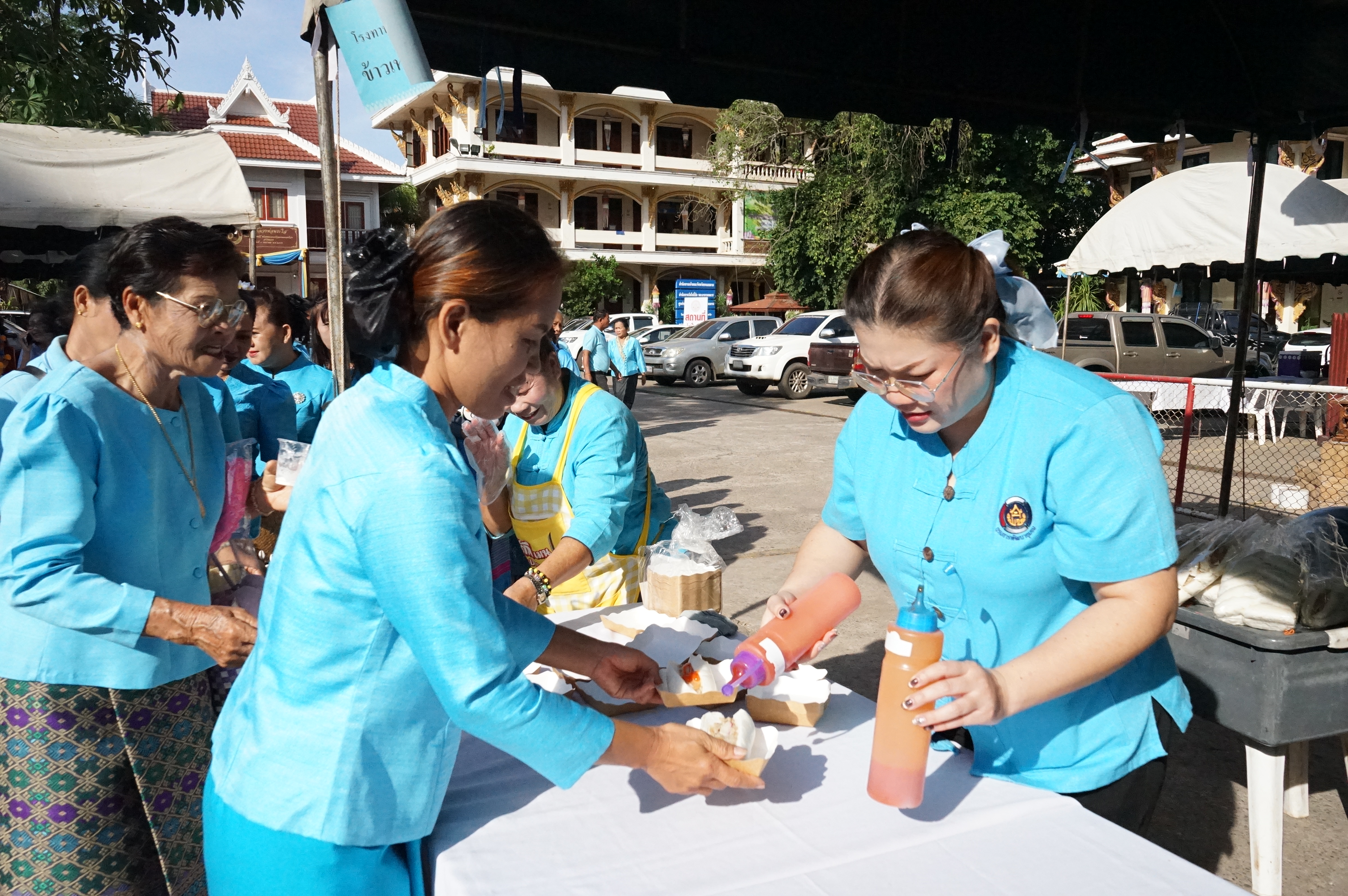 จังหวัดหนองคาย จัดพิธีมอบเงินพระราชทานขวัญถุงกองทุนแม่ของแผ่นดินและทอดผ้าป่าสมทบกองทุนแม่ของแผ่นดินและกองทุนป้องกันแก้ไขปัญหายาเสพติด ประจำปี 2567 เนื่องในโอกาสวันกองทุนแม่ของแผ่นดิน ภายใต้แนวคิด “2 ทศวรรษ กองทุนแม่ของแผ่นดิน ครอบครัวอบอุ่น ชุมชนเข้มแข็ง”