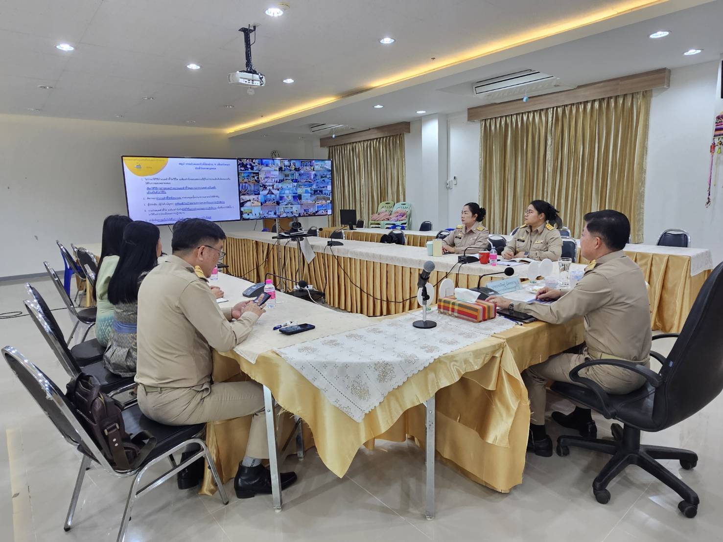 พช.หนองคาย ร่วมการประชุมเชิงปฏิบัติการการจัดทำตัวชี้วัดการประเมินผลการปฏิบัติราชการ กรมการพัฒนาชุมชน ประจำปีงบประมาณ พ.ศ. 2568 ผ่านระบบวีดิทัศน์ทางไกล(Video Conference)
