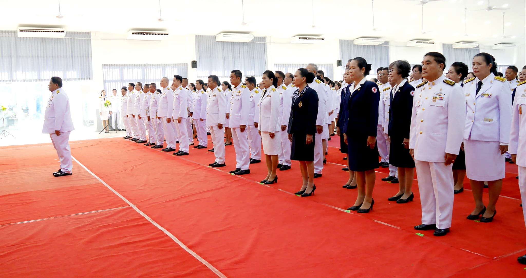 พช.หนองคาย ร่วมพิธีวางพานพุ่มดอกไม้สดถวายราชสักการะ พระบาทสมเด็จพระบรมชนกาธิเบศร มหาภูมิพลอดุลยเดชมหาราช บรมนาถบพิตร เนื่องในวันพระบิดาแห่งฝนหลวง ประจำปี 2567