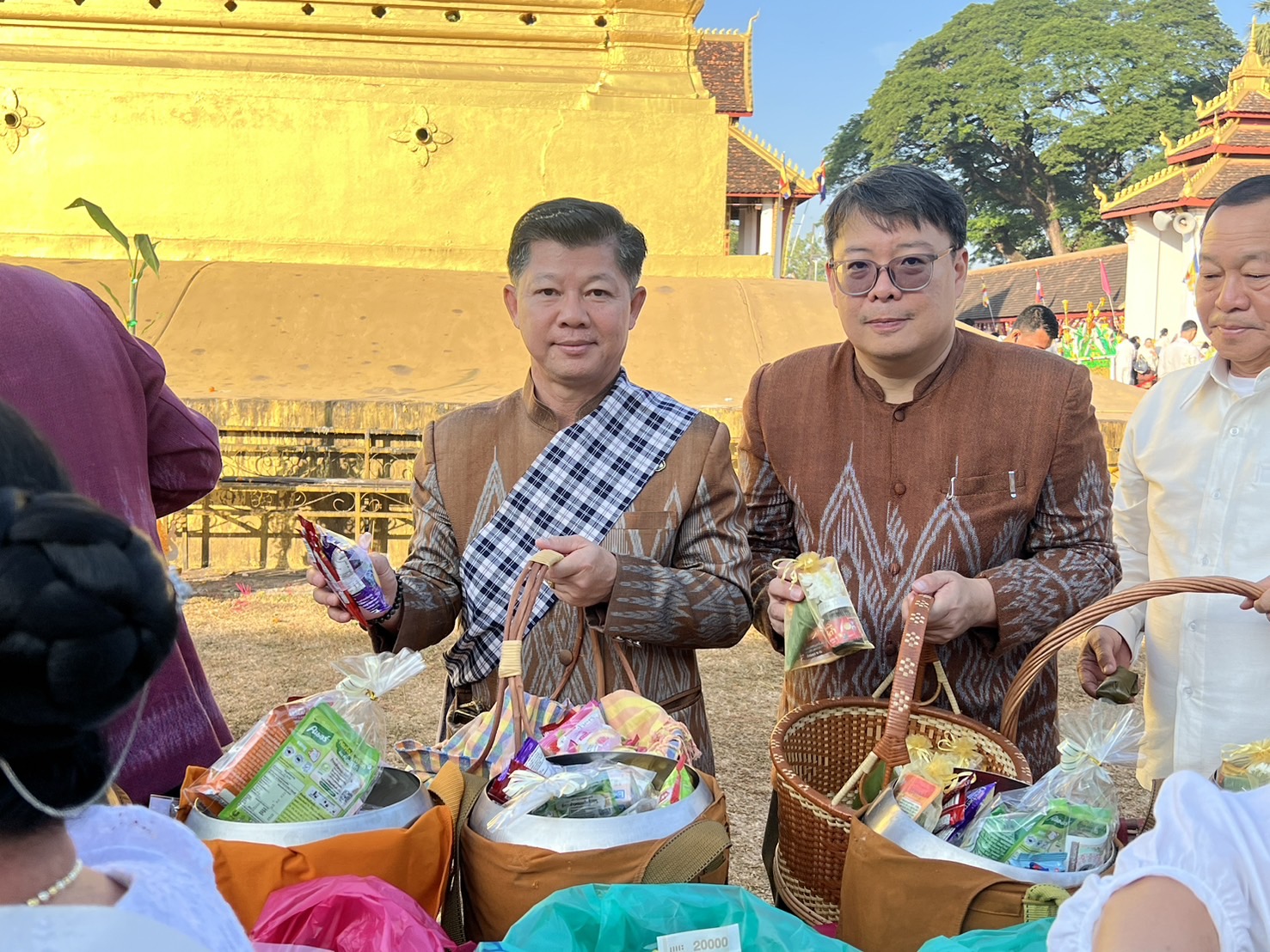 พช.หนองคาย ร่วมงานบุญนมัสการพระธาตุหลวง ประจำปี 2567 ณ นครหลวงเวียงจันทน์ สาธารณรัฐประชาธิปไตยประชาชนลาว