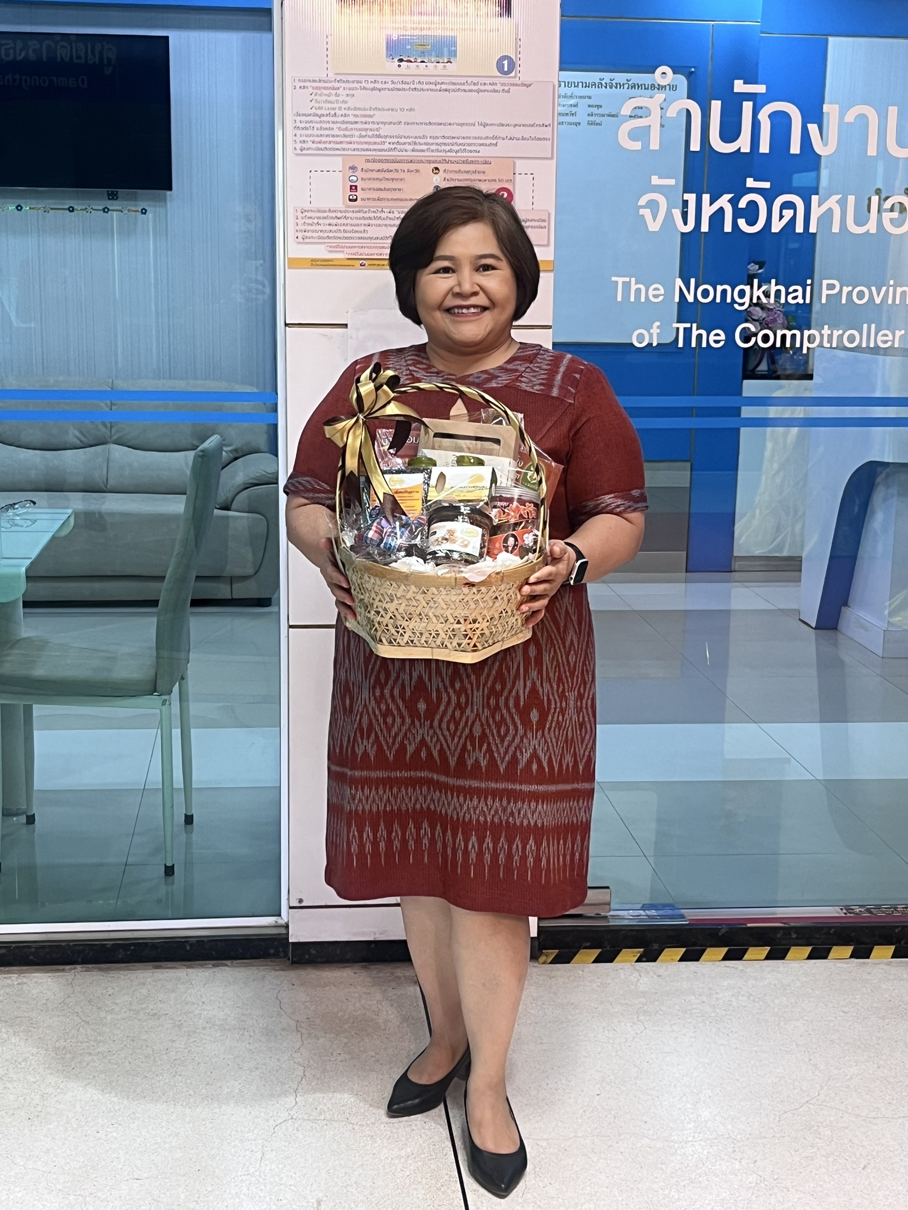 พช.หนองคาย เตรียมความพร้อมจัดทำสื่อประชาสัมพันธ์ กระเช้า OTOP หนองคาย “อยู่ดี มีแฮง ฮักแพง ปันสุข” ส่งความสุขให้คนที่คุณรัก สุขใจทั้งผู้ให้และผู้รับ