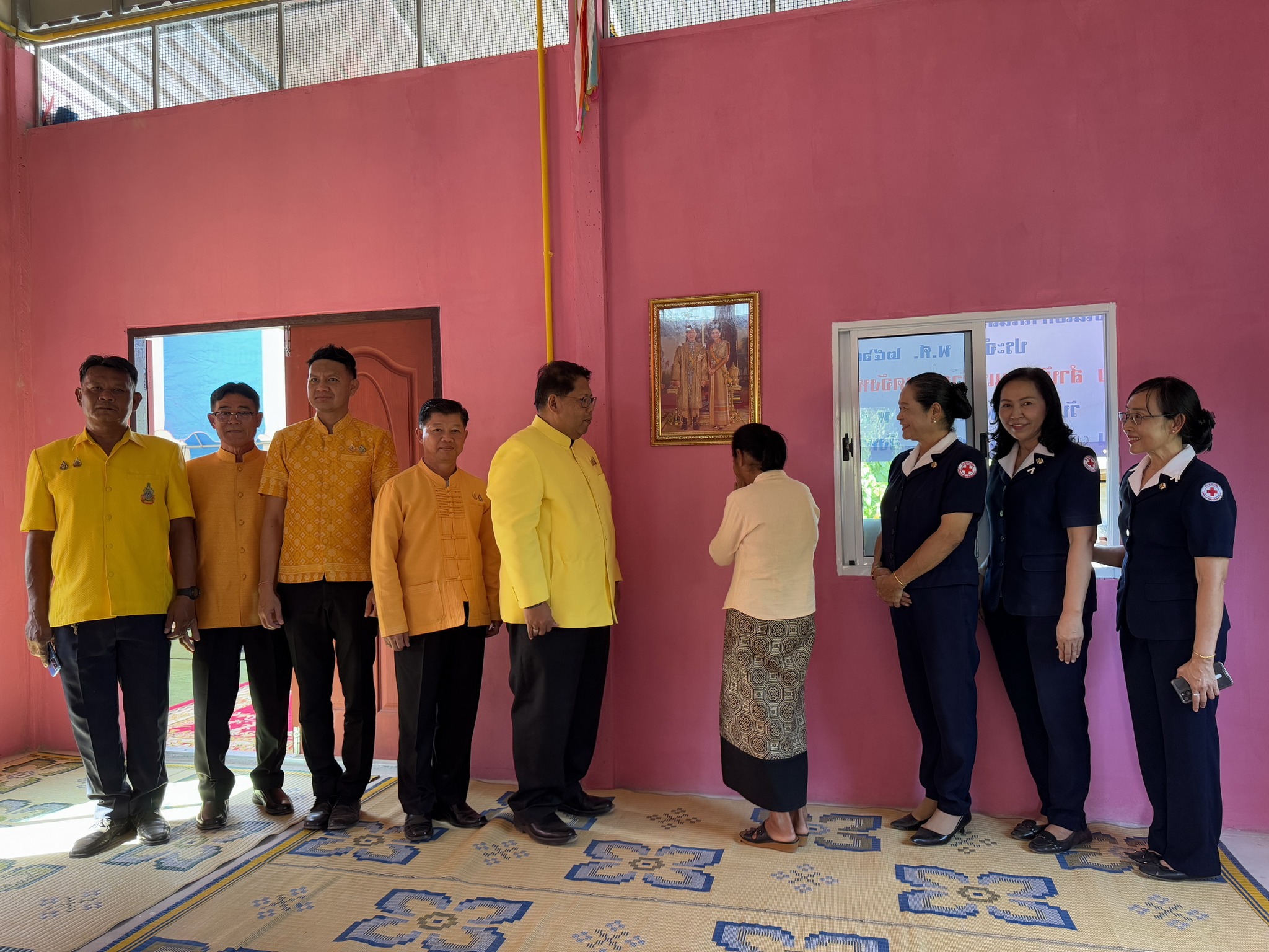 พช.หนองคาย ร่วมพิธีมอบบ้าน โครงการ “บ้านกาชาดสร้างสุข จังหวัดหนองคาย เพื่อเฉลิมพระเกียรติ สมเด็จพระนางเจ้าสิริกิติ์ พระบรมราชินีนาถ พระบรมราชชนนีพันปีหลวง เนื่องในโอกาสเฉลิมพระชนมพรรษา 92 พรรษา” ณ อ.ศรีเชียงใหม่ จ.หนองคาย