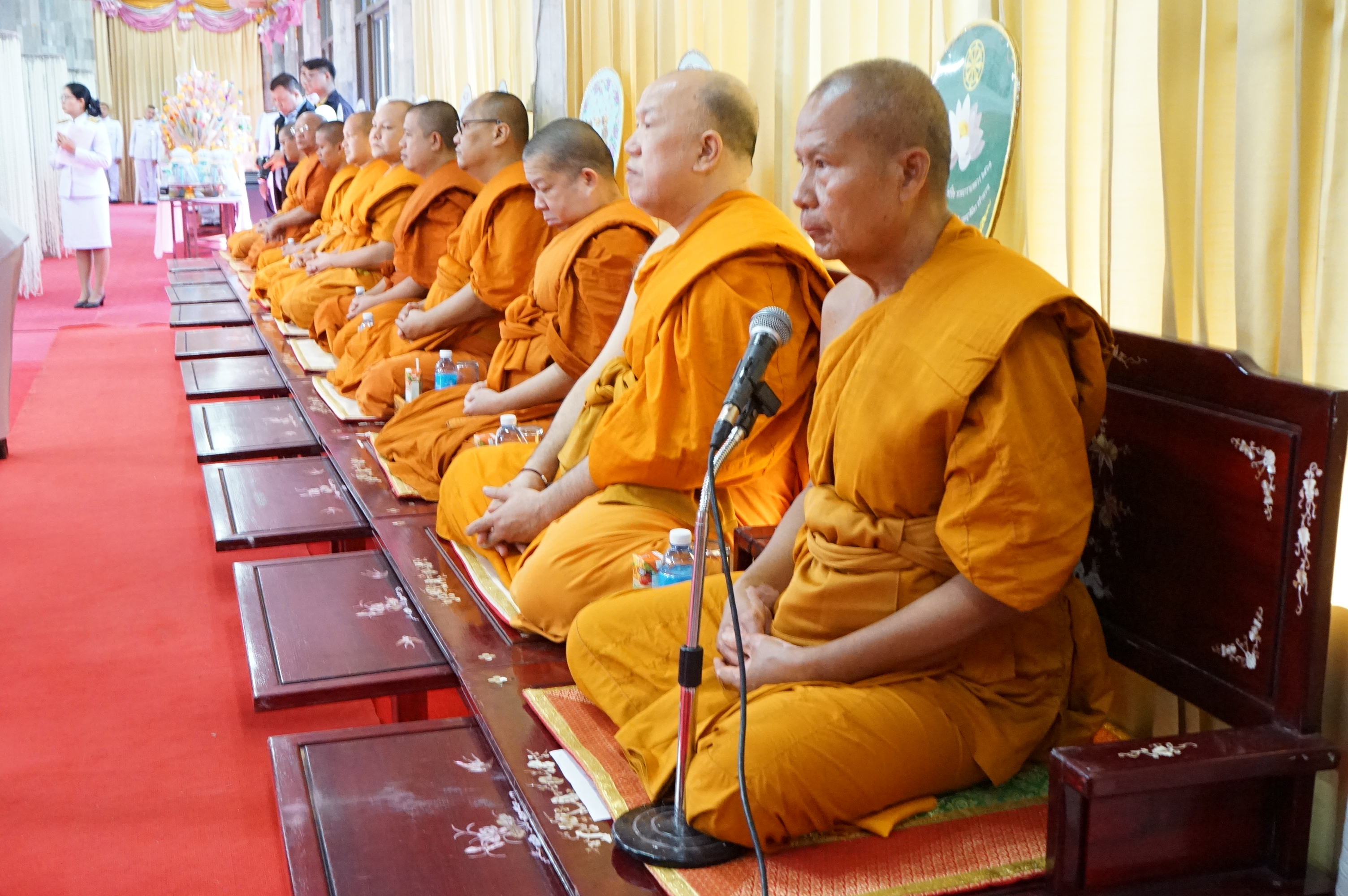 จังหวัดหนองคาย จัดพิธีมอบเงินพระราชทานขวัญถุงกองทุนแม่ของแผ่นดินและทอดผ้าป่าสมทบกองทุนแม่ของแผ่นดินและกองทุนป้องกันแก้ไขปัญหายาเสพติด ประจำปี 2567 เนื่องในโอกาสวันกองทุนแม่ของแผ่นดิน ภายใต้แนวคิด “2 ทศวรรษ กองทุนแม่ของแผ่นดิน ครอบครัวอบอุ่น ชุมชนเข้มแข็ง”