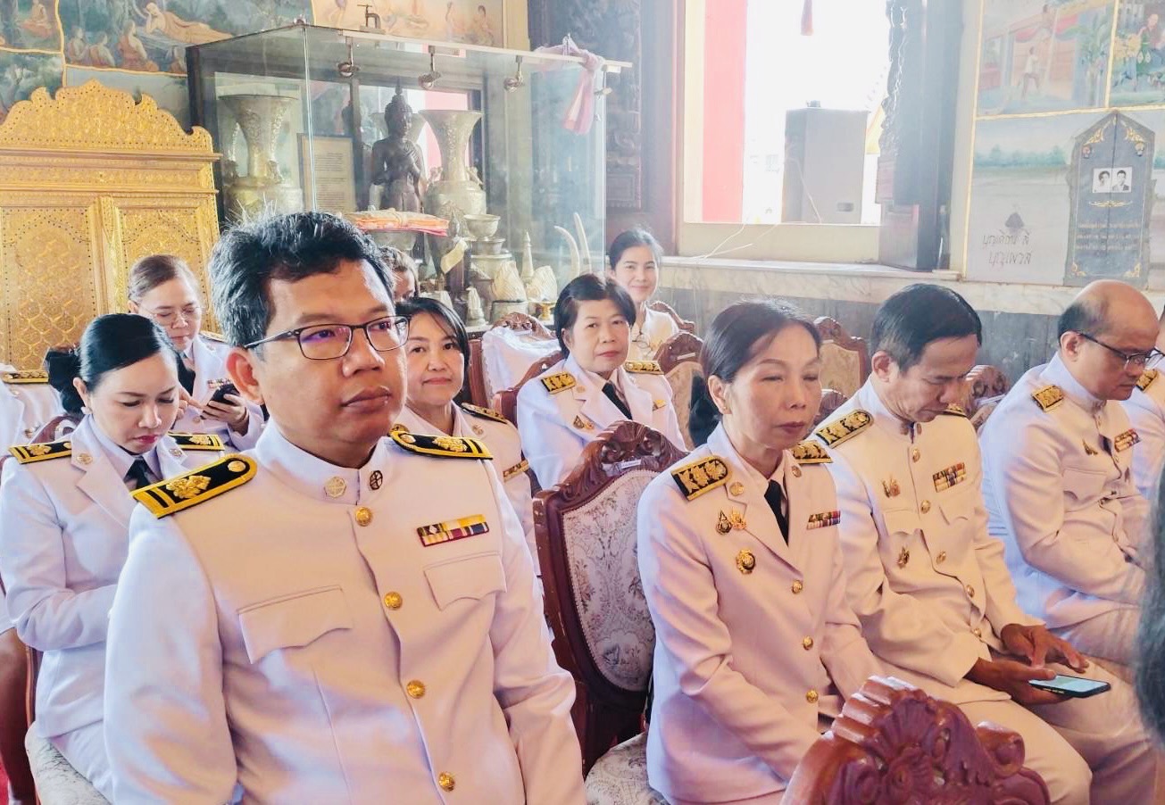 พช.หนองคาย ร่วมพิธีถวายผ้ากฐินพระราชทาน วัดโพธิ์ชัยพระอารามหลวง