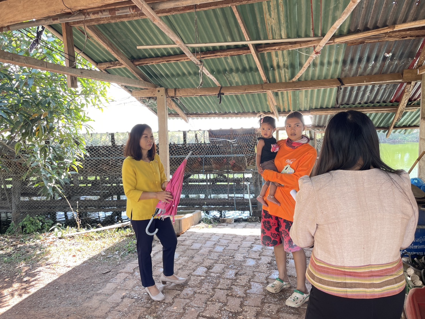 กองทุนฯ สตรี หนองคาย ลงพื้นที่ประเมินกลั่นกรองโครงการเงินทุนหมุนเวียน อำเภอท่าบ่อ