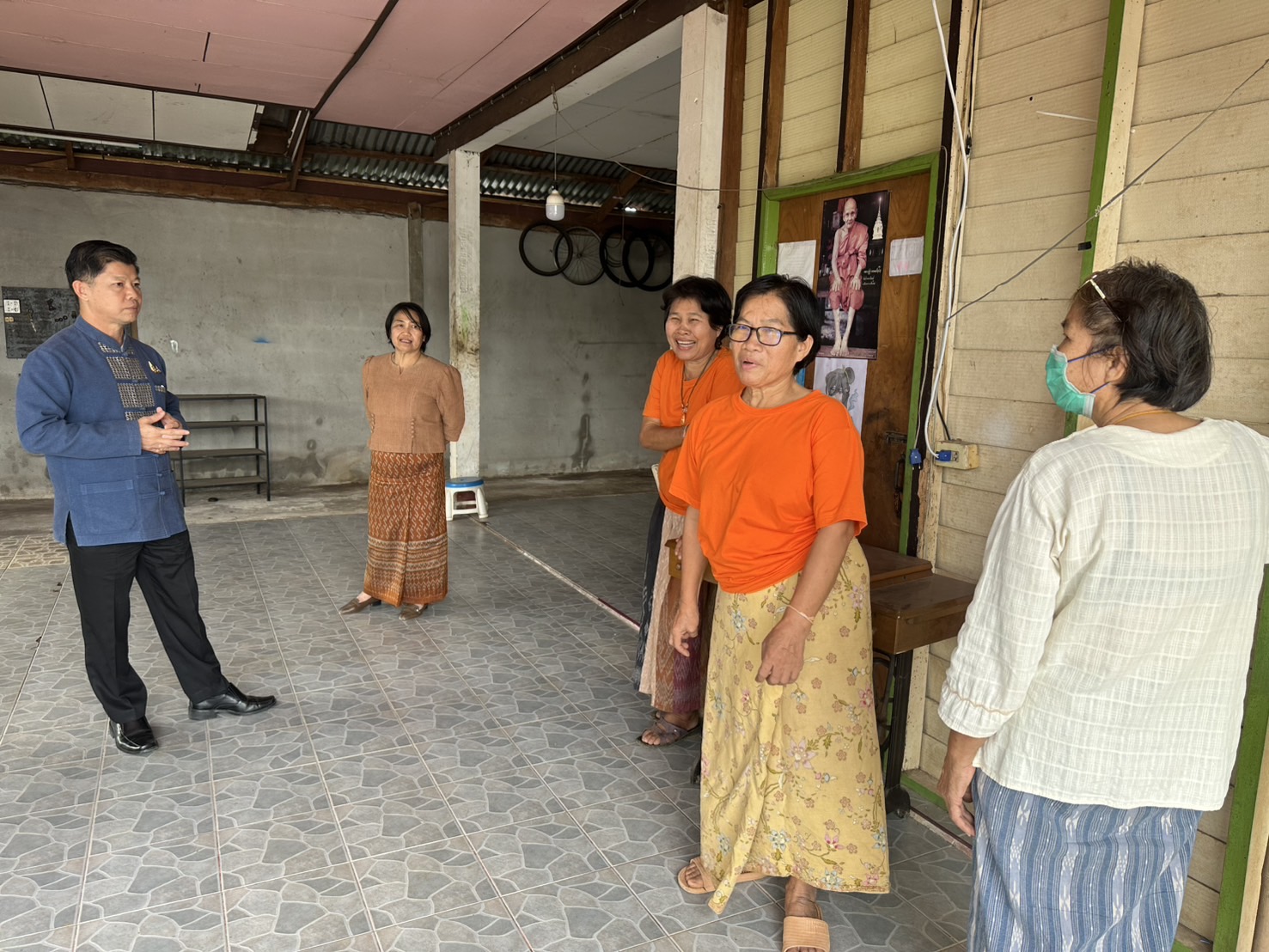 พช.หนองคาย ลงพื้นที่เตรียมความพร้อมการดำเนินงานโครงการ สืบสานภูมิปัญญา พัฒนาเศรษฐกิจฐานรากสู่ความยั่งยืน กิจกรรมย่อยที่ 1 สืบสานภูมิปัญญาผ้าพื้นถิ่น “พญานาคา” สู่ความยั่งยืน