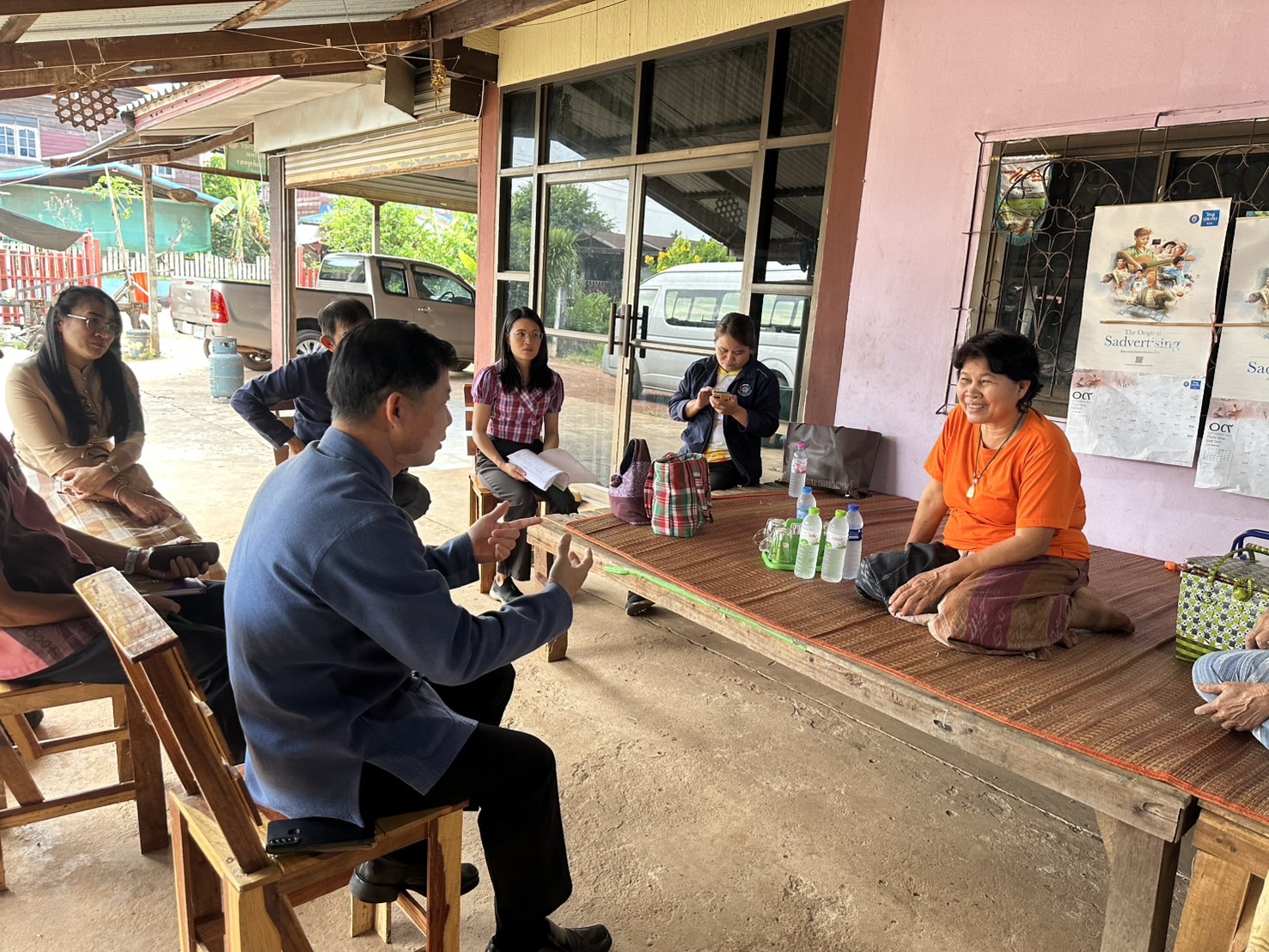 พช.หนองคาย ลงพื้นที่เตรียมความพร้อมการดำเนินงานโครงการ สืบสานภูมิปัญญา พัฒนาเศรษฐกิจฐานรากสู่ความยั่งยืน กิจกรรมย่อยที่ 1 สืบสานภูมิปัญญาผ้าพื้นถิ่น “พญานาคา” สู่ความยั่งยืน