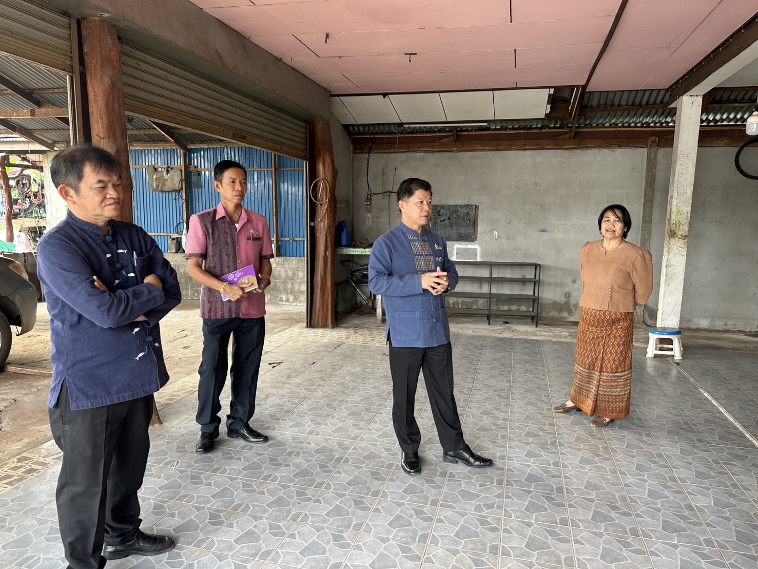 พช.หนองคาย ลงพื้นที่เตรียมความพร้อมการดำเนินงานโครงการ สืบสานภูมิปัญญา พัฒนาเศรษฐกิจฐานรากสู่ความยั่งยืน กิจกรรมย่อยที่ 1 สืบสานภูมิปัญญาผ้าพื้นถิ่น “พญานาคา” สู่ความยั่งยืน