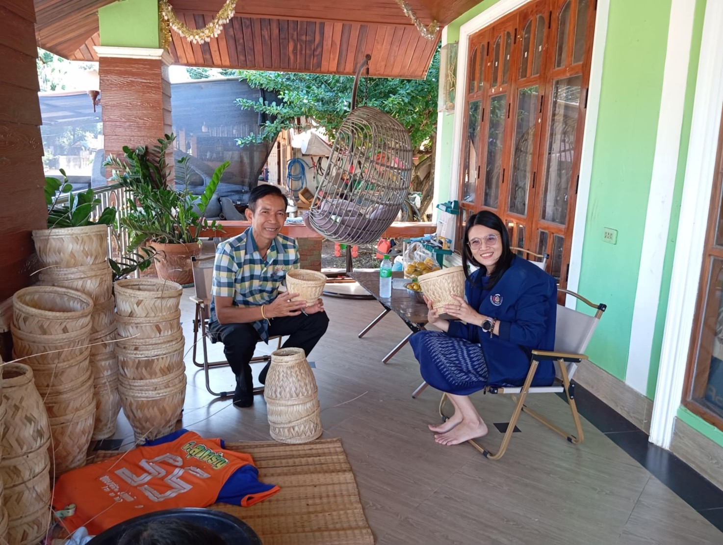 พช.หนองคาย ลงพื้นที่เตรียมความพร้อมการดำเนินงานโครงการ สืบสานภูมิปัญญา พัฒนาเศรษฐกิจฐานรากสู่ความยั่งยืน กิจกรรมย่อยที่ 1 สืบสานภูมิปัญญาผ้าพื้นถิ่น “พญานาคา” สู่ความยั่งยืน และติดตามกลุ่ม OTOP