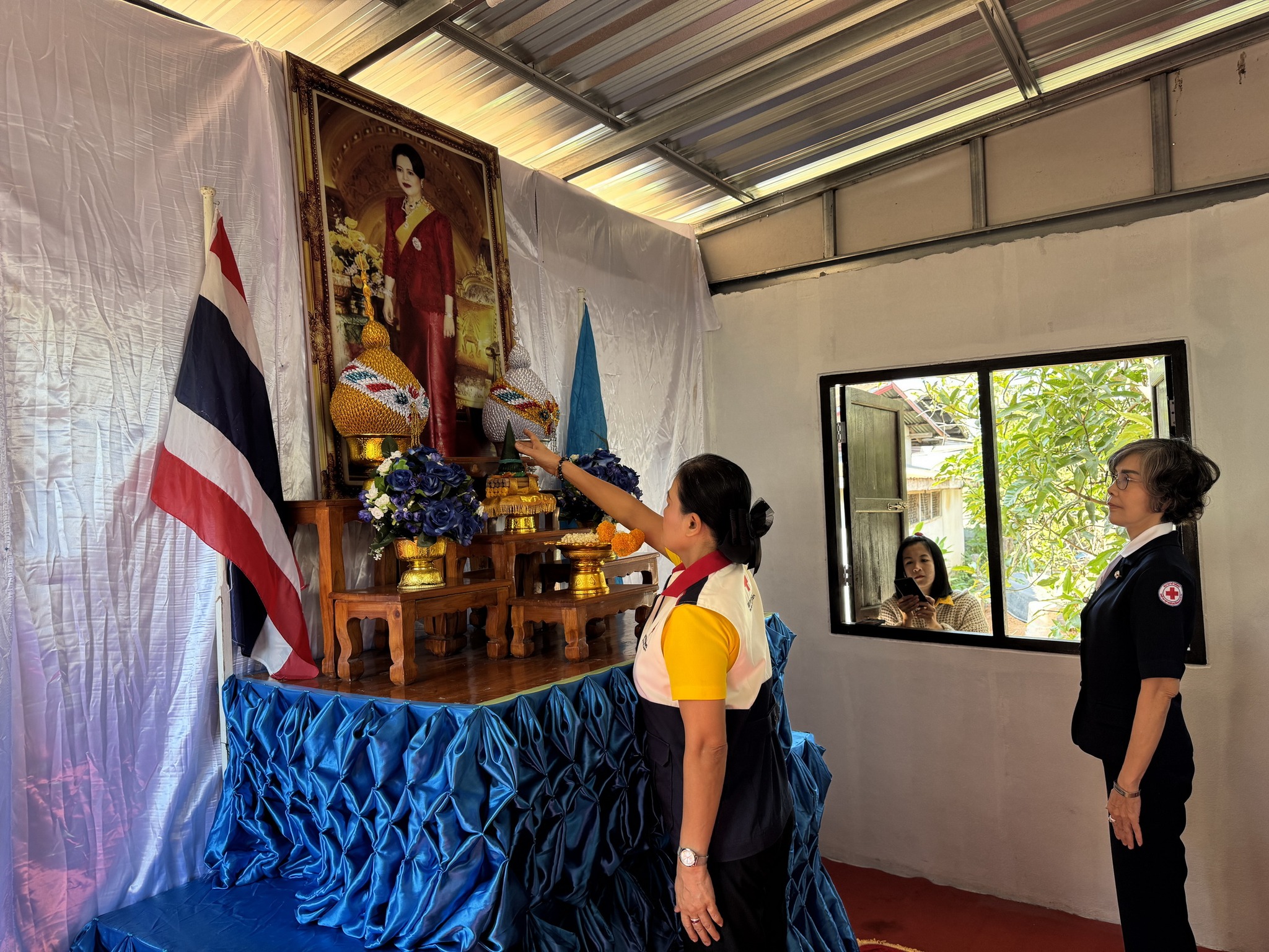 พช.หนองคาย ร่วมพิธีมอบบ้าน โครงการ “บ้านกาชาดสร้างสุข จังหวัดหนองคาย เพื่อเฉลิมพระเกียรติ สมเด็จพระนางเจ้าสิริกิติ์ พระบรมราชินีนาถ พระบรมราชชนนีพันปีหลวง เนื่องในโอกาสเฉลิมพระชนมพรรษา 92 พรรษา” ณ อ.สระใคร จ.หนองคาย