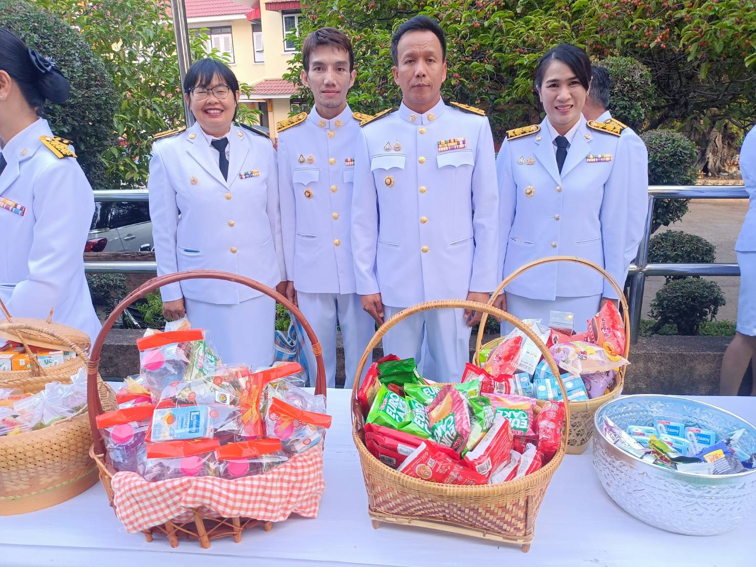 พช.หนองคาย ร่วมพิธีเจริญพระพุทธมนต์และทำบุญตักบาตร เนื่องในวันคล้ายวันพระบรมราชสมภพพระบาทสมเด็จพระบรมชนกาธิเบศร มหาภูมิพลอดุลยเดชมหาราช บรมนาถบพิตร วันชาติ และวันพ่อแห่งชาติ 5 ธันวาคม 2567